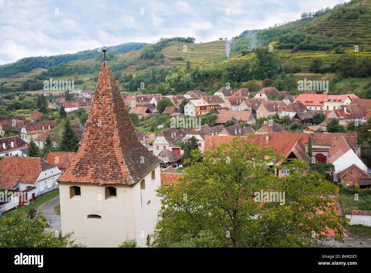 Birthälm Siebenbürgen Rumänien Europa Tower und Dorf rot gefliest Dächer aus Sachsen befestigte Kirche Komplex Stockfoto