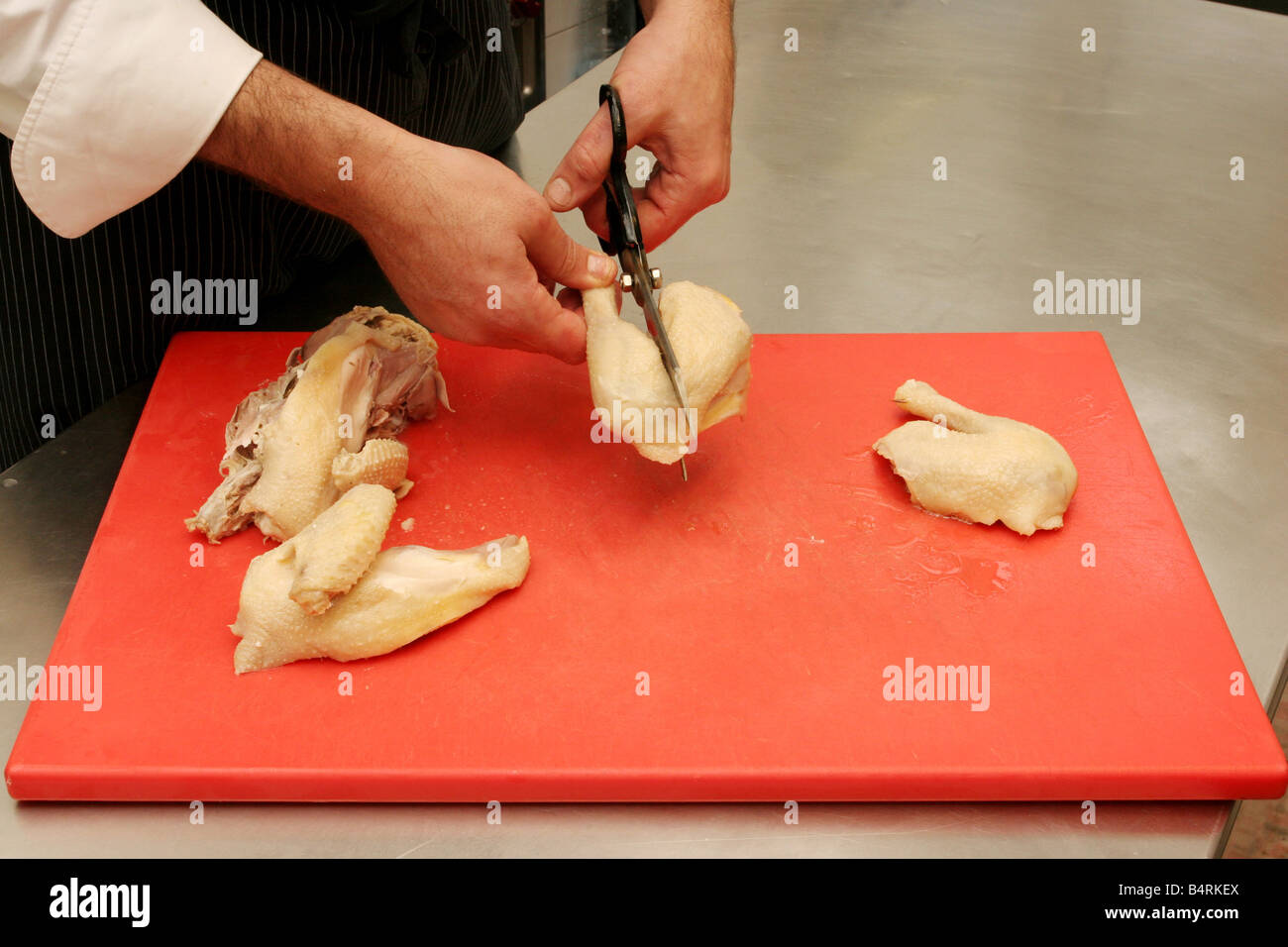 Vorbereitung (Step.3) gemischtes gekochtes Fleisch Italien Stockfoto