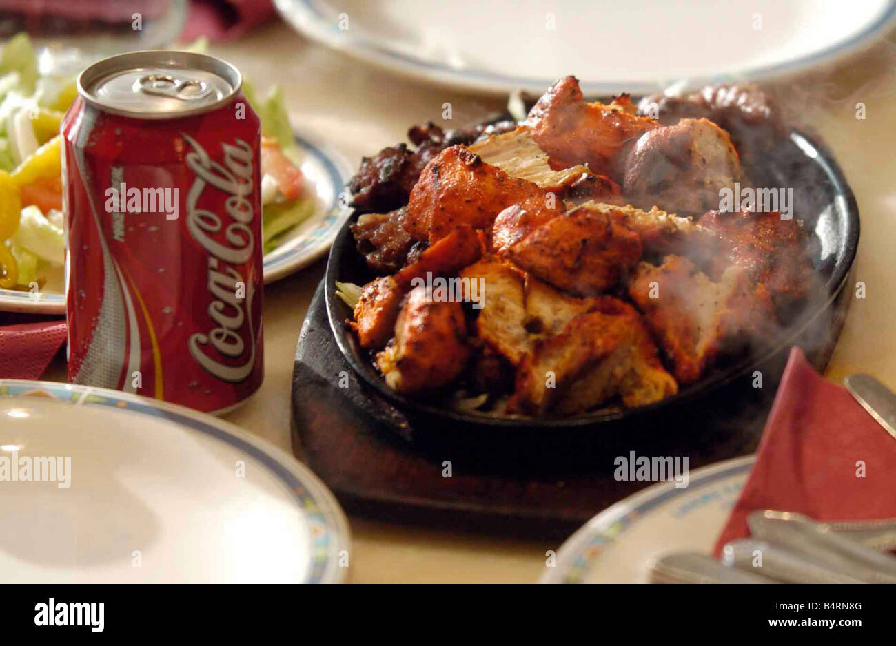 Birmingham-Balti-Gürtel, das getroffen wurde durch die jüngsten Tornado die Nachricht ist, sie sind geöffnet und servieren gutes Essen Bild an der Straße von Lahore Kebab Haus Ladypool August 2005 Stockfoto