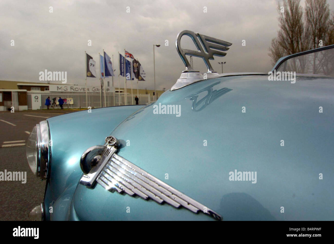 Das Ende von MG Rover.; I Magier im Werk Longbridge Birmingham.; Das berühmte Austin-Symbol befindet sich auf Bonnett 1952 A40 Sportwagen in Longbridge gebaut. Stockfoto