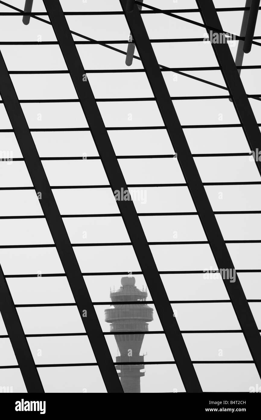 China, Shanghai, Pudong District, Shanghai, Pudong Airport, Airport Tower Stockfoto