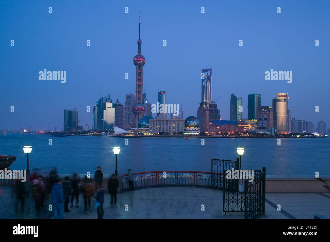 China, Shanghai, Pudong District, Gebäude von Pudong aus dem Huangpu-Fluss Stockfoto