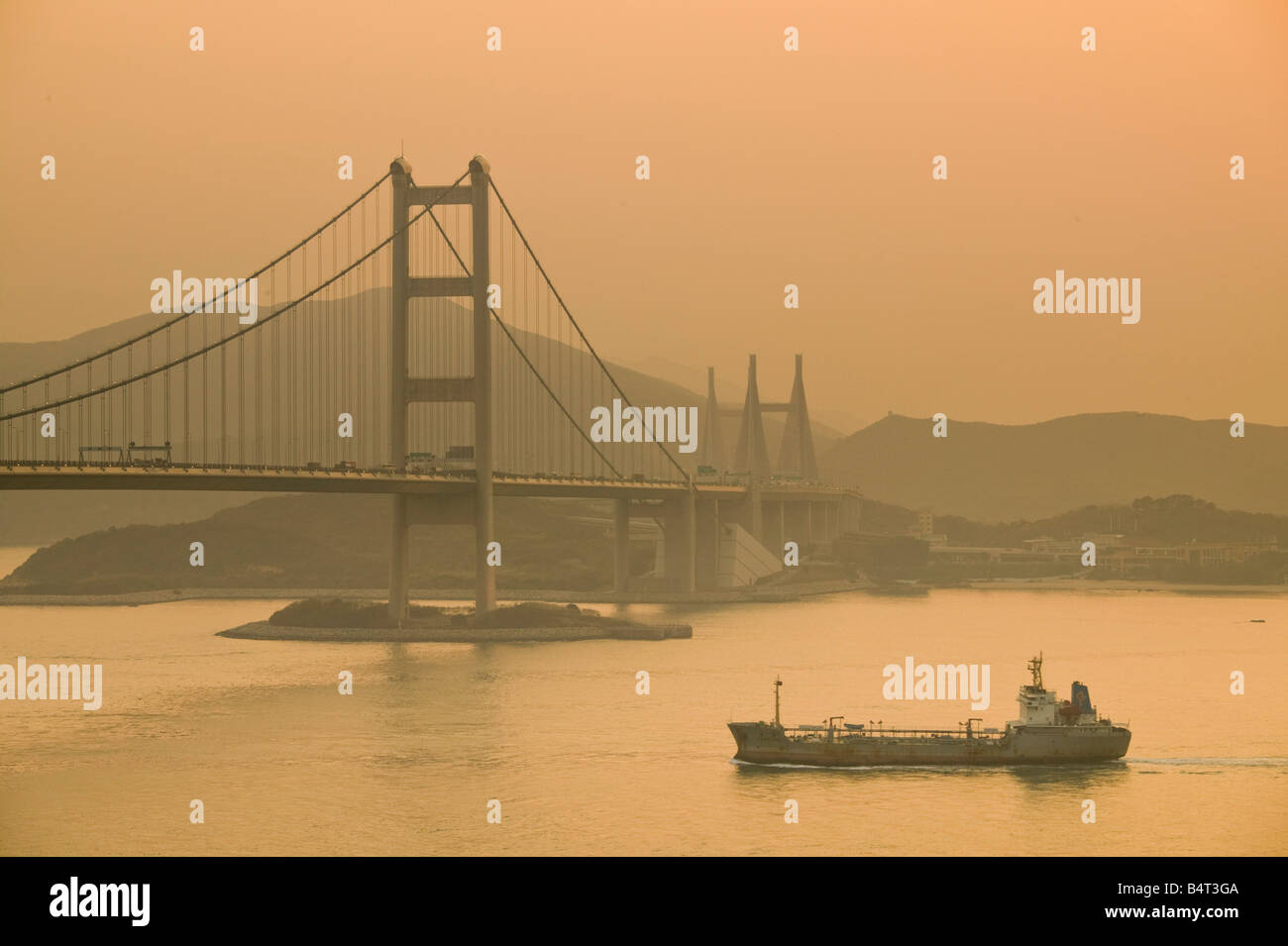 China, Hongkong, neue Territorien, Tsing Ma Brücke, Teil des Lantau links Stockfoto