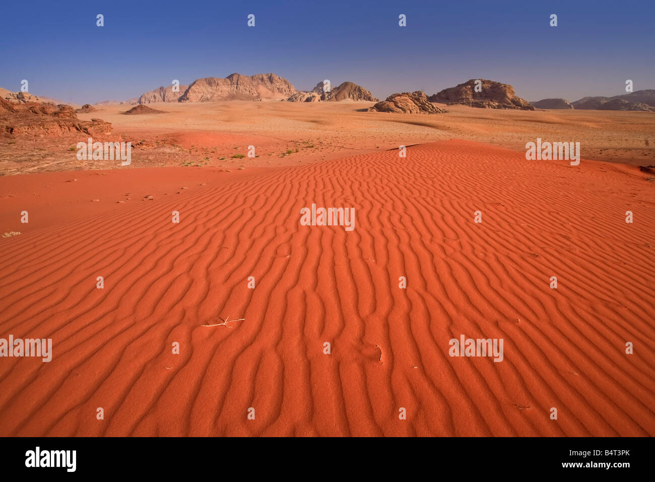 Wüste Wadi Rum und Jebel Qattar Berg, Jordanien Stockfoto
