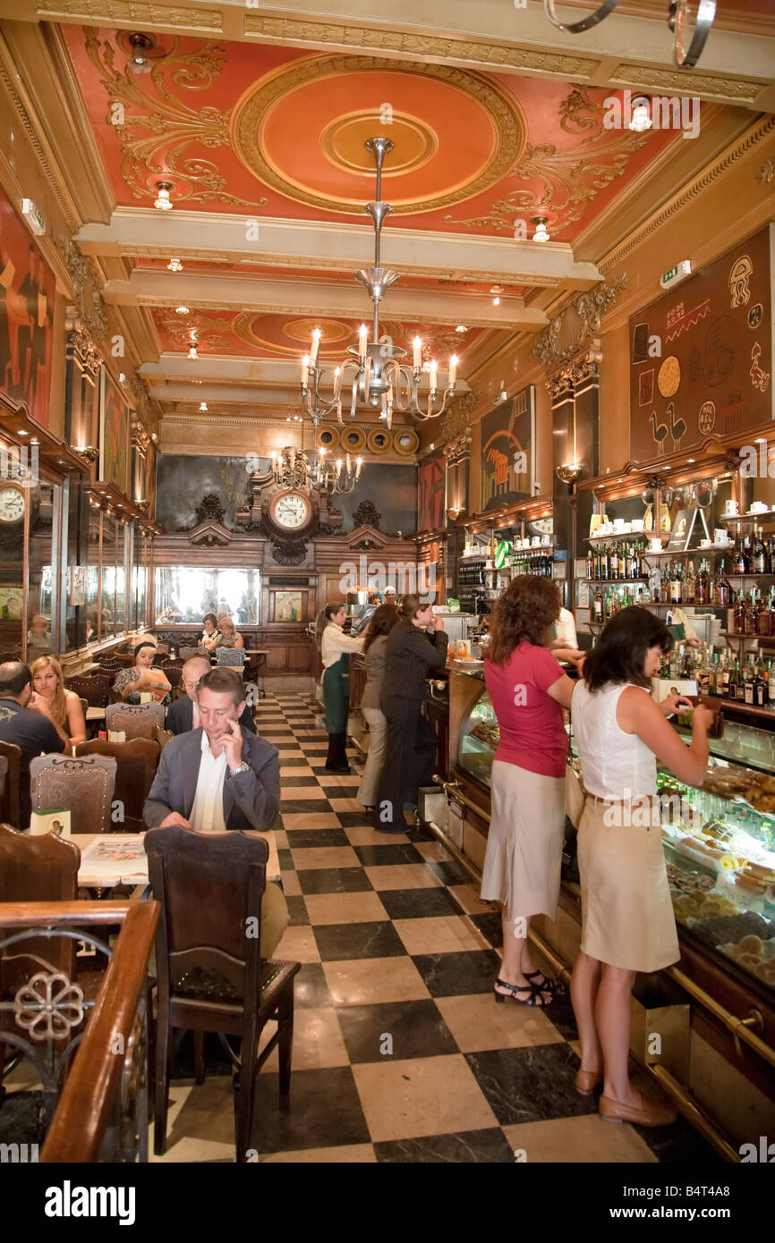 Historischen Pastelaria "Ein Brasileira", Stadtteil Baixa, Lissabon, Portugal Stockfoto