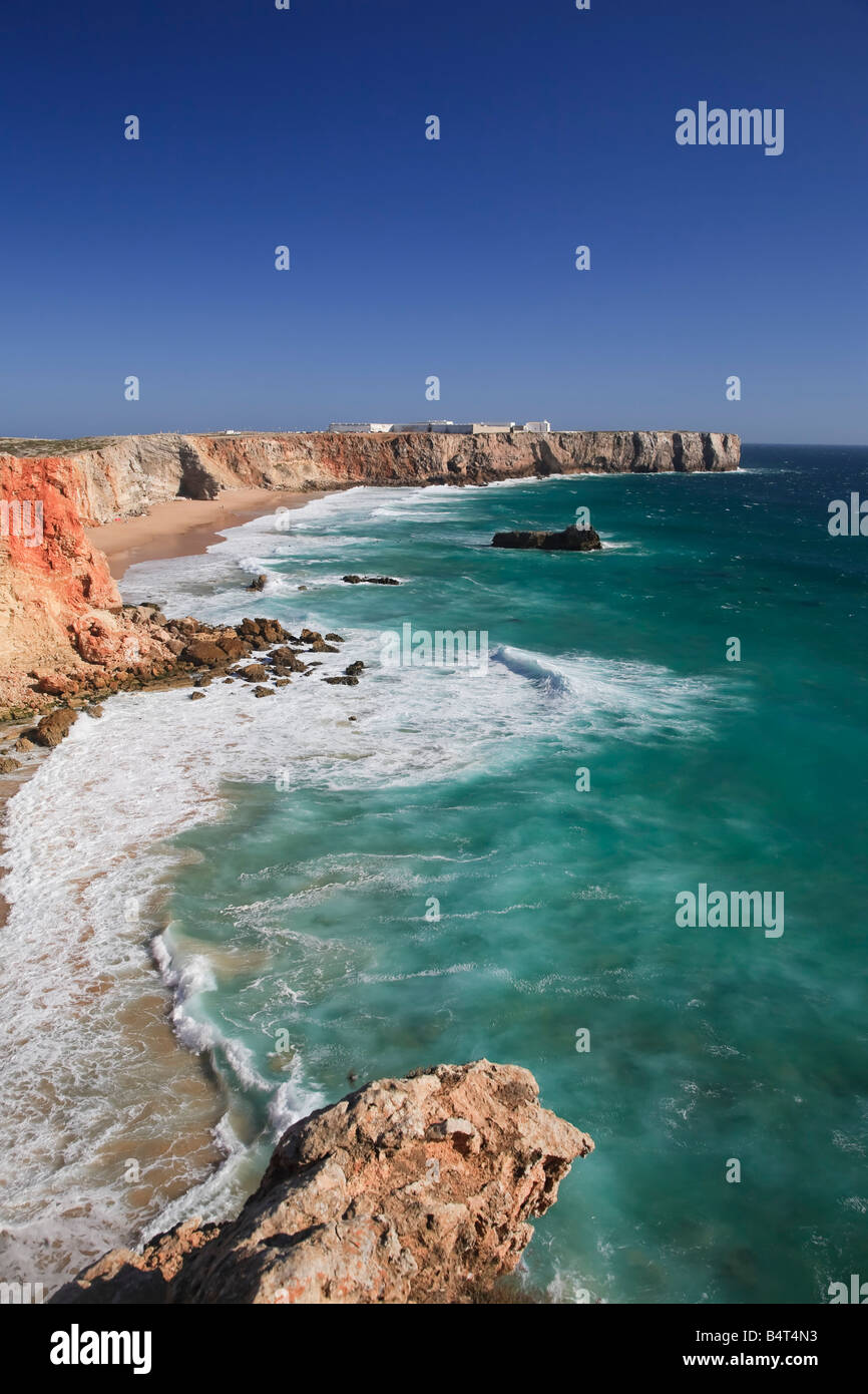 Praia Tonel und Fortaleza de Sagres, Sagres, Parque Natural SW Alentejano e Costa Vicentina, Algarve, Portugal Stockfoto