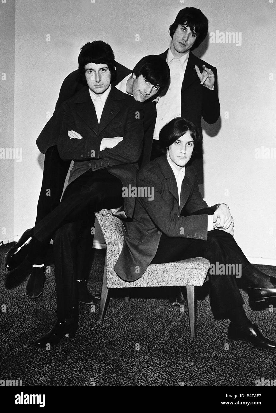 Pop Gruppe die Knicke Thay sind links nach rechts L R Peter Quaife Mick Amory Ray Davies und Dave Davies Circa 1965 Stockfoto