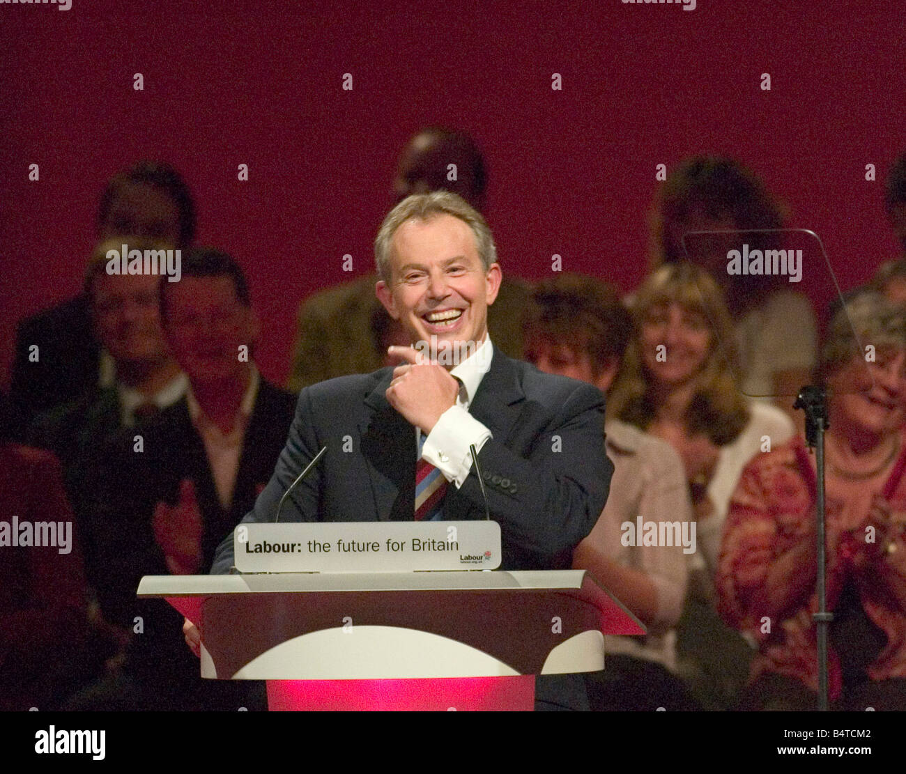 Tony Blair räumte ein, dass es ist schwer loszulassen, wie er seine letzte Rede Arbeitskonferenz als Führer, die Partei zu vereinigen zu drängen und wi Stockfoto