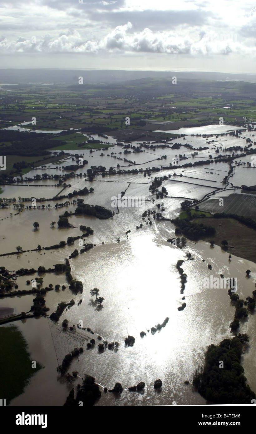 Okt 2000 fiel der Uck tragen Uckfield in East Sussex am Fluss Ouse, die seine Ufer Donnerstag, 12. Oktober 2000 nach 14 cm Regen brach über Nacht in den Bereichen Kent und Sussex Stockfoto