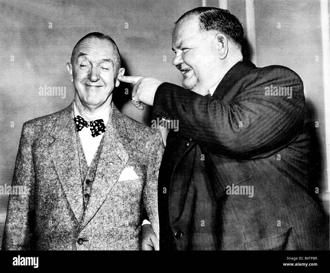 Laurel Hardy Comedy-Duo Stan Laurel und Oliver Hardy Stan Laurel und Oliver Hardy bei einem Londoner Hotel Empfang T Washington Hotel vor ihrer Tour von Manchester-Liverpool und Newcastle Stockfoto