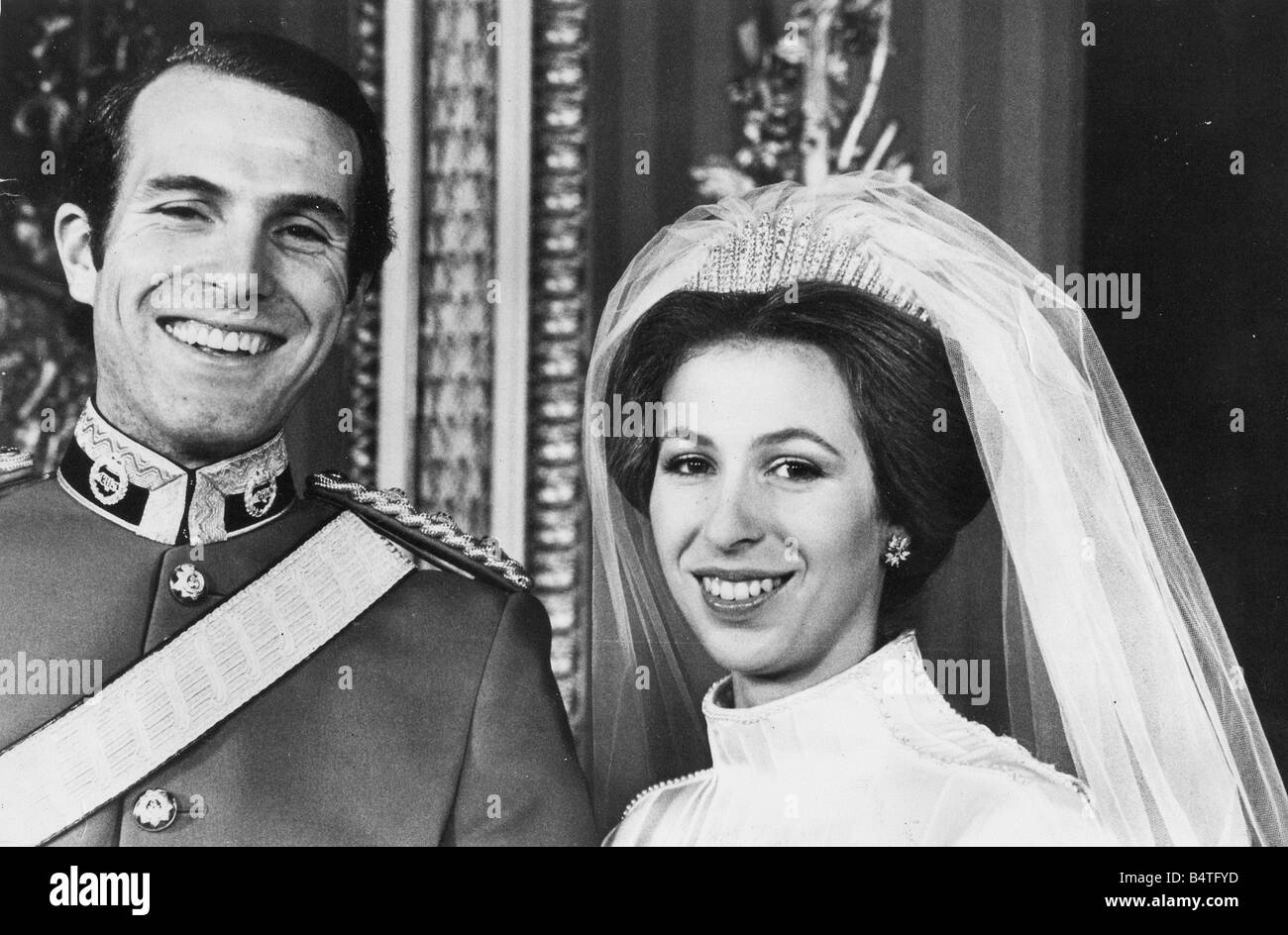 Die Hochzeit von Prinzessin Anne und Capt Mark Phillips in Westinster Abbey 14. November 1973 Nahaufnahme der lächelnde Braut und Bräutigam im Thronsaal im Buckingham Palace Stockfoto