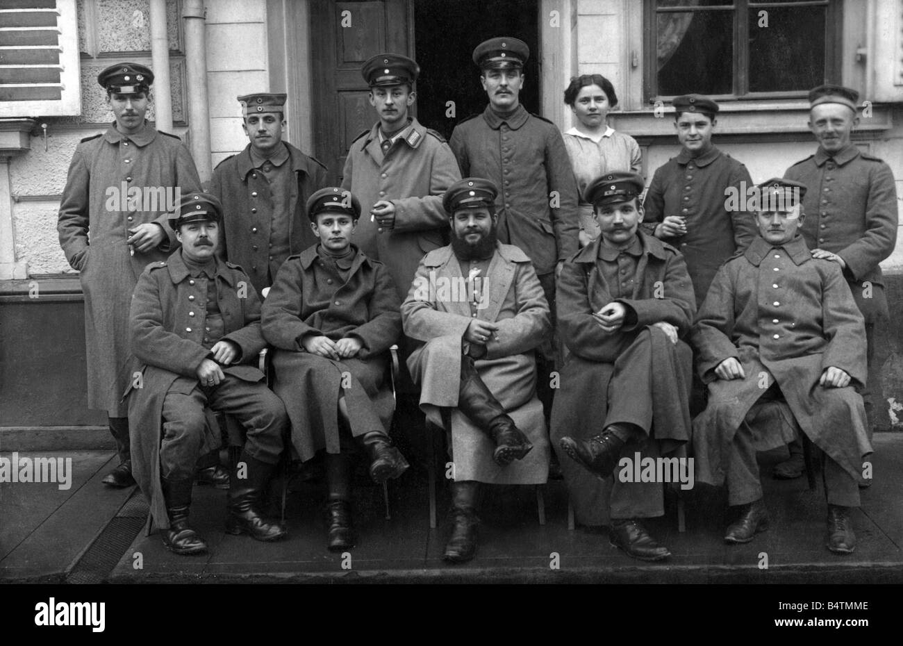 Veranstaltungen, Erster Weltkrieg / erster Weltkrieg, Rückraum, Soldaten, Gruppenbild, Fotostandkarte, Deutschland, 20. Jahrhundert, Stockfoto