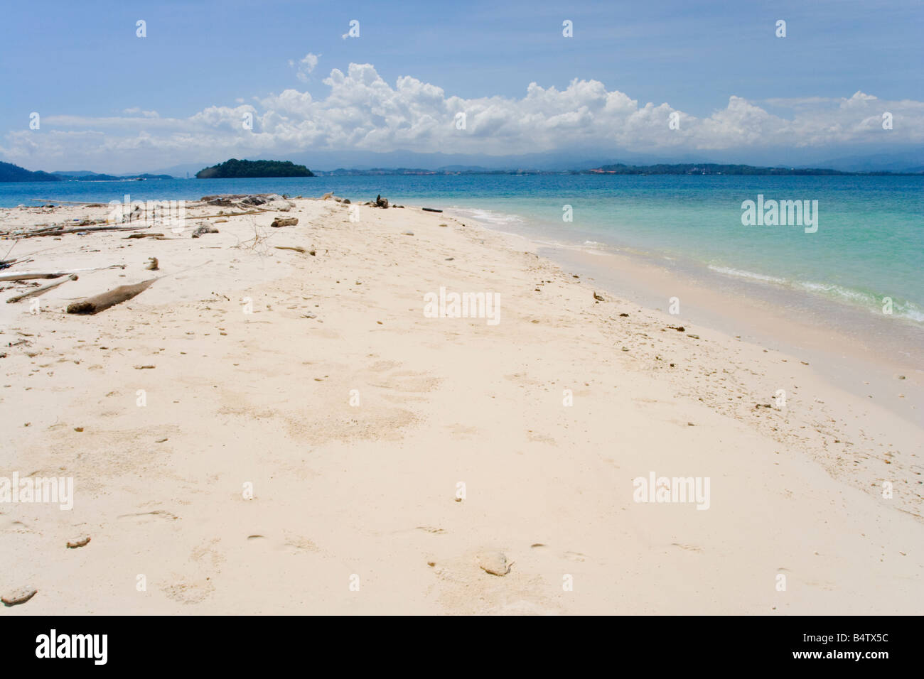 Der Strand auf Pulau Mamutik Tunku Abdul Rahman Nationalpark Nr. Kota Kinabalu Sabah Malaysia Stockfoto