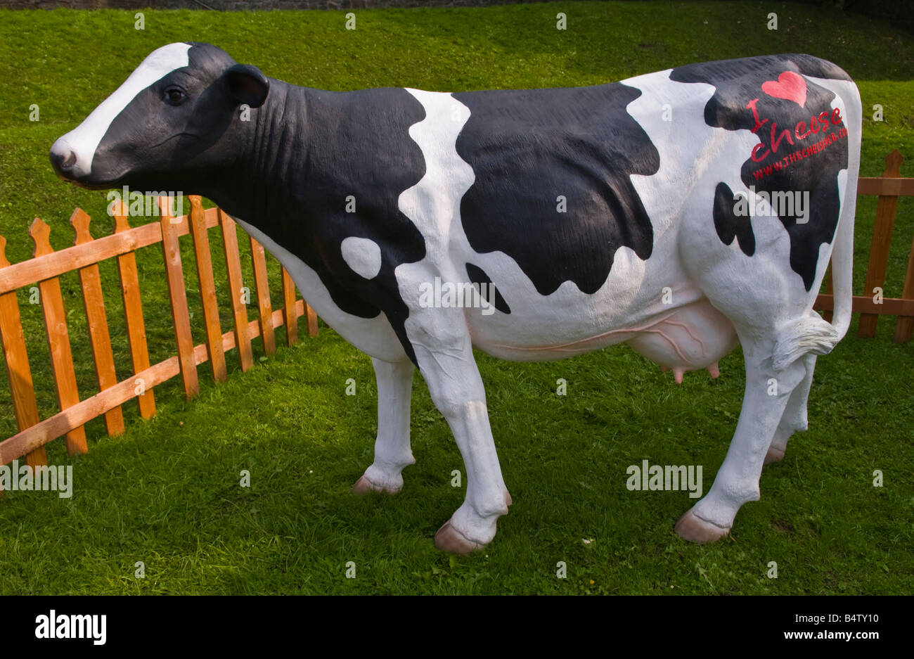 Plastik Kuh i LUV Käse Ausstellung Abergavenny Food Festival Stockfoto