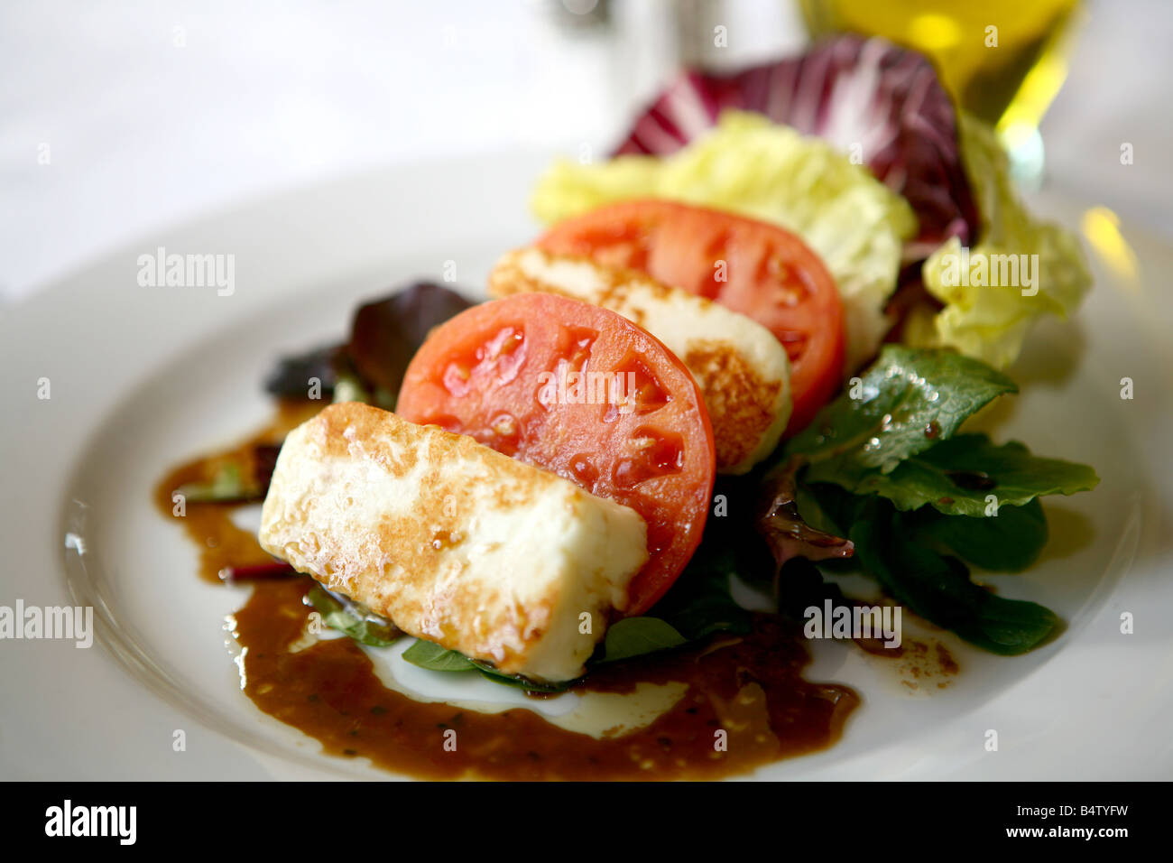 Ein Gegrillter Halloumi-Käse-Salat Olive Tree in Wichita Kansas Stockfoto