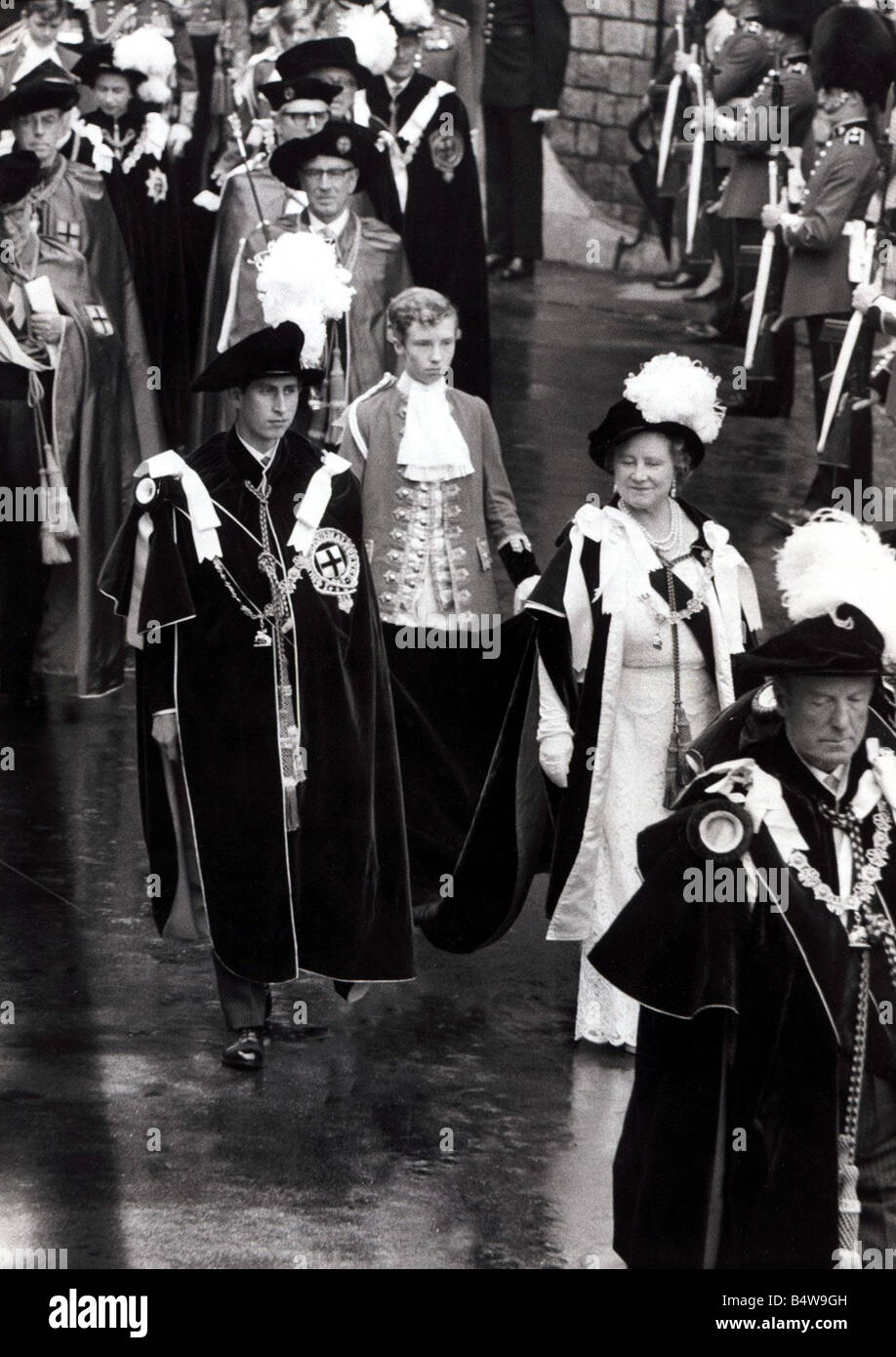 Charles investiert in Ritter der Strumpfband-Zeremonie im Windsor Juni 1968 Stockfoto