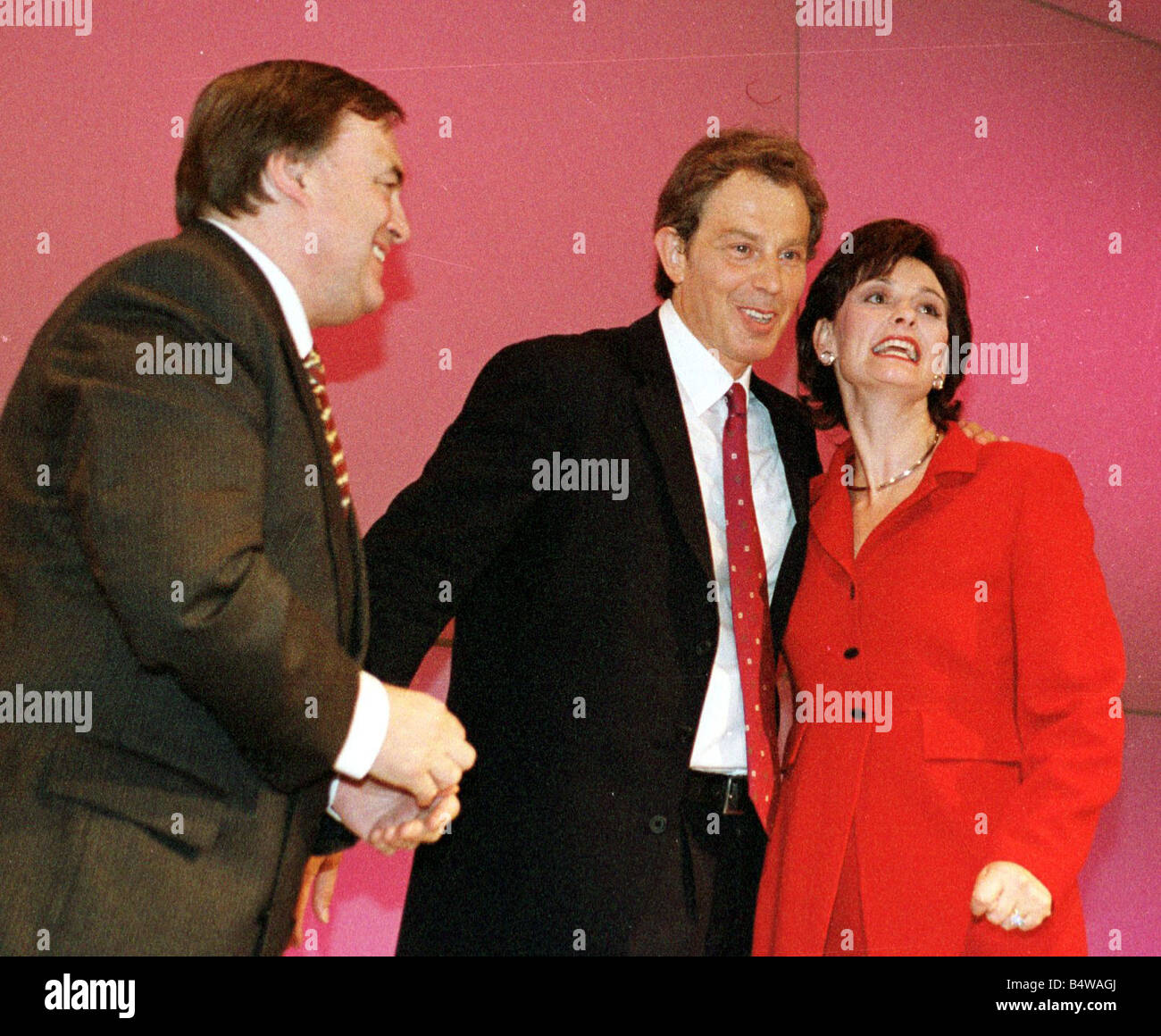 Premierminister Tony Blair mit Frau Cherie September 1998 und stellvertretenden Premierminister John Prescott auf den Labour-Parteitag in Blackpool Stockfoto