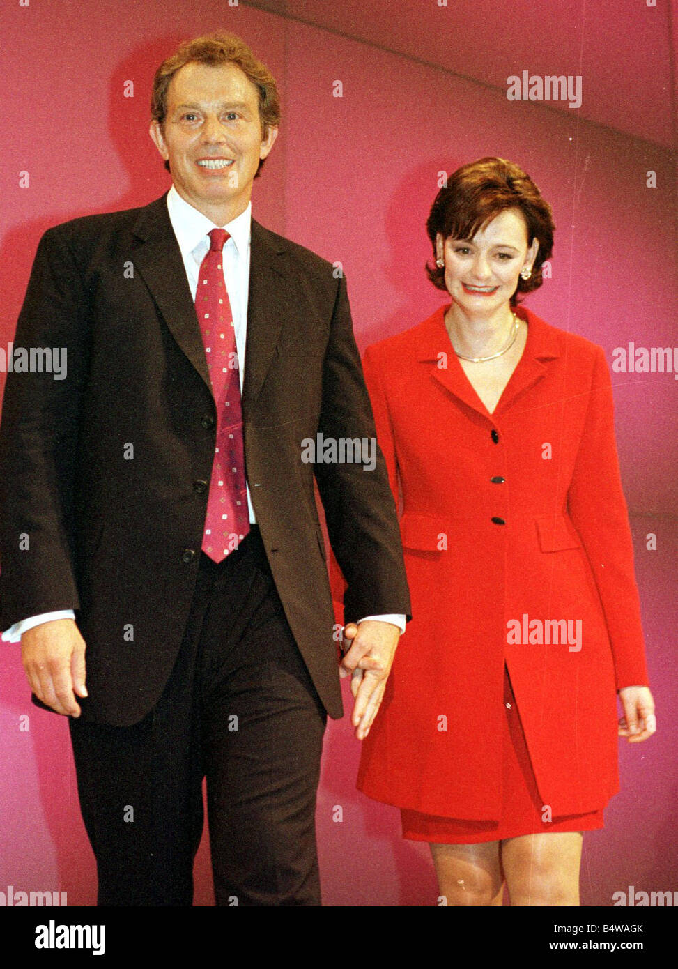 Premierminister Tony Blair mit Frau Cherie September 1998 Teilnahme an den Labour-Parteitag in Blackpool Stockfoto