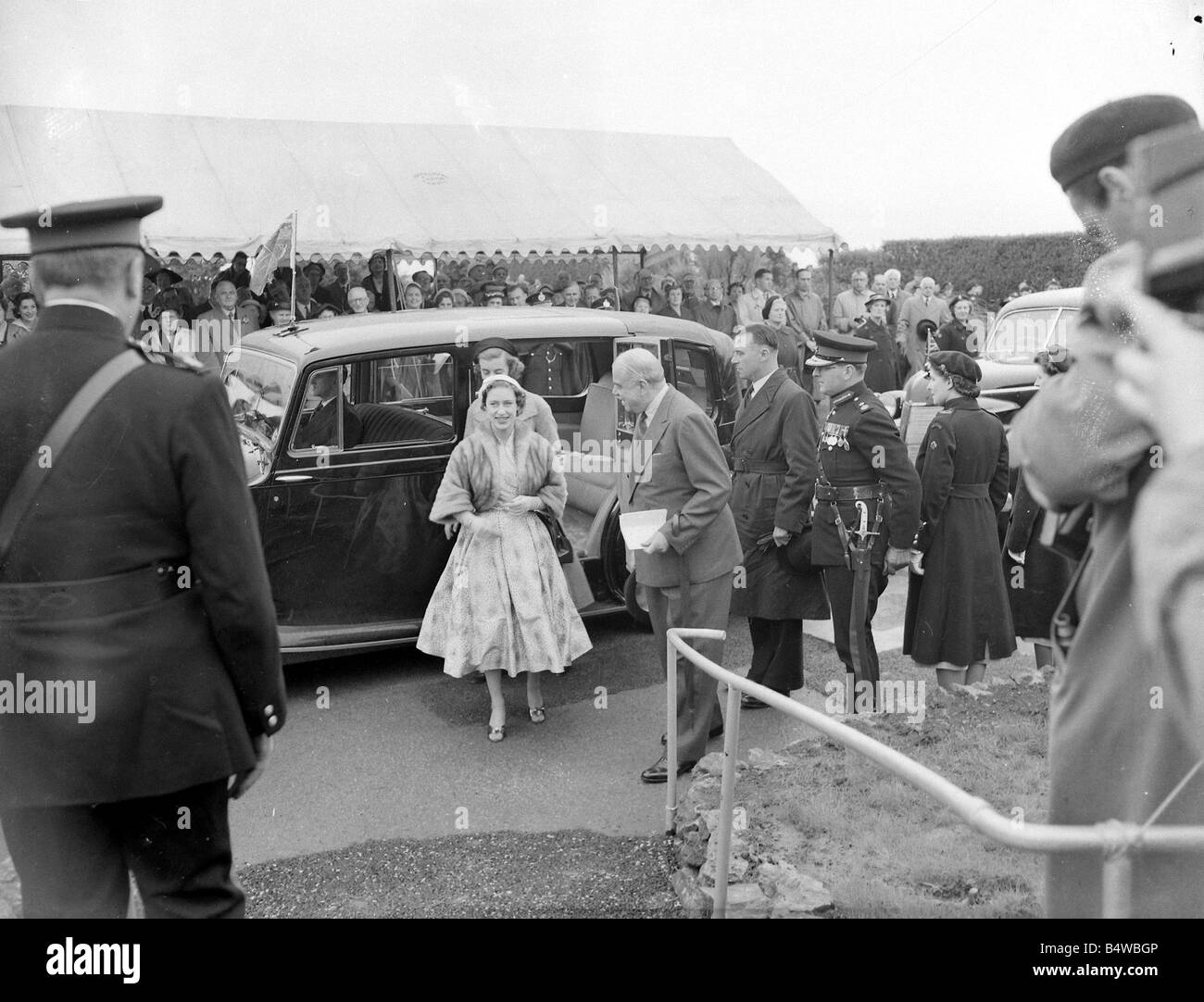 Prinzessin Margaret zu Beginn ihrer Tour of South Wales gesehen &#13; &#10; Juli 1954 &#13; &#10; Neg Nr. 1954 876 &#13; &#10; Stockfoto