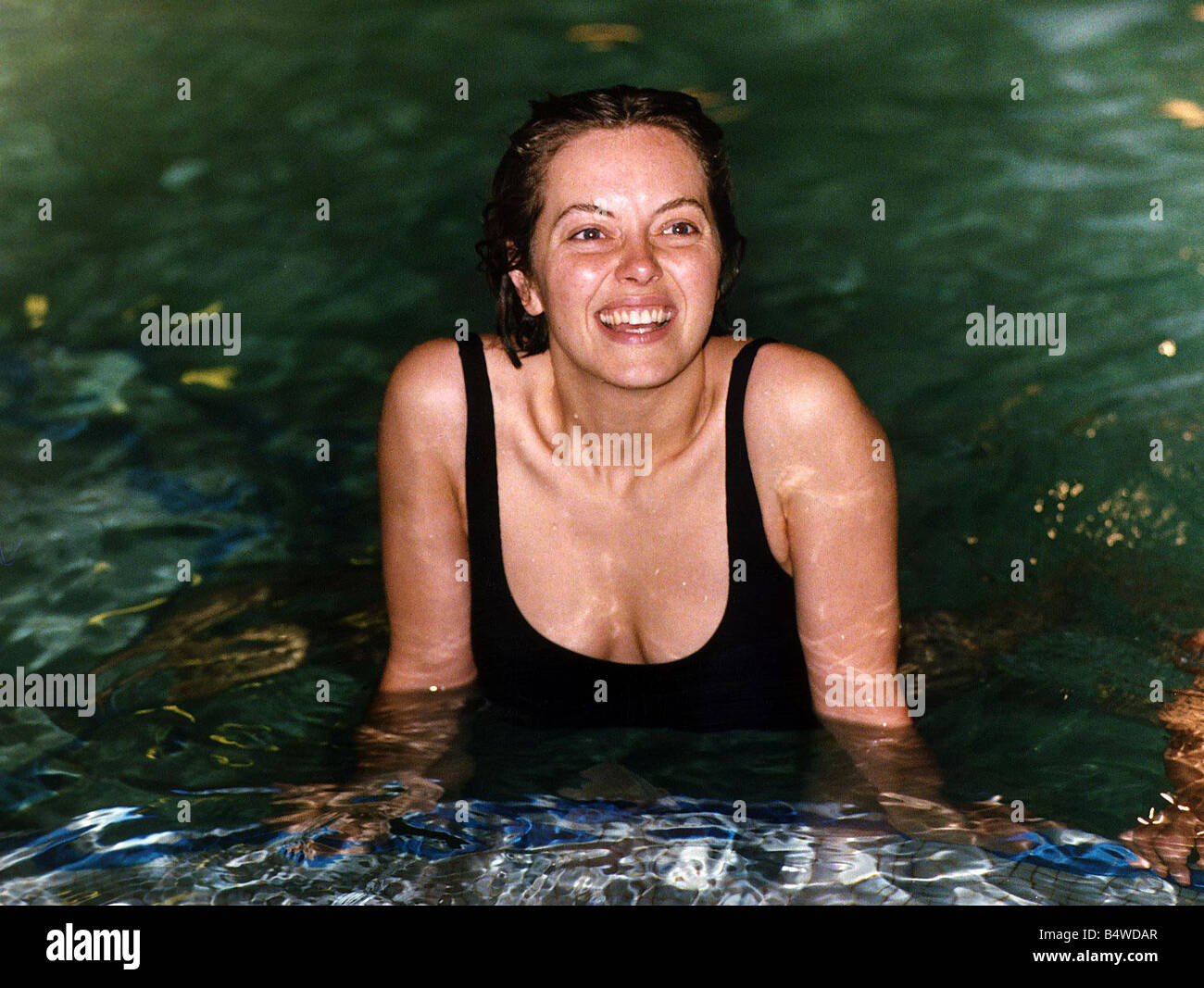 Greta Scacchi Actress in Schwimmbad Dailymail gretascacchi0904 Stockfoto