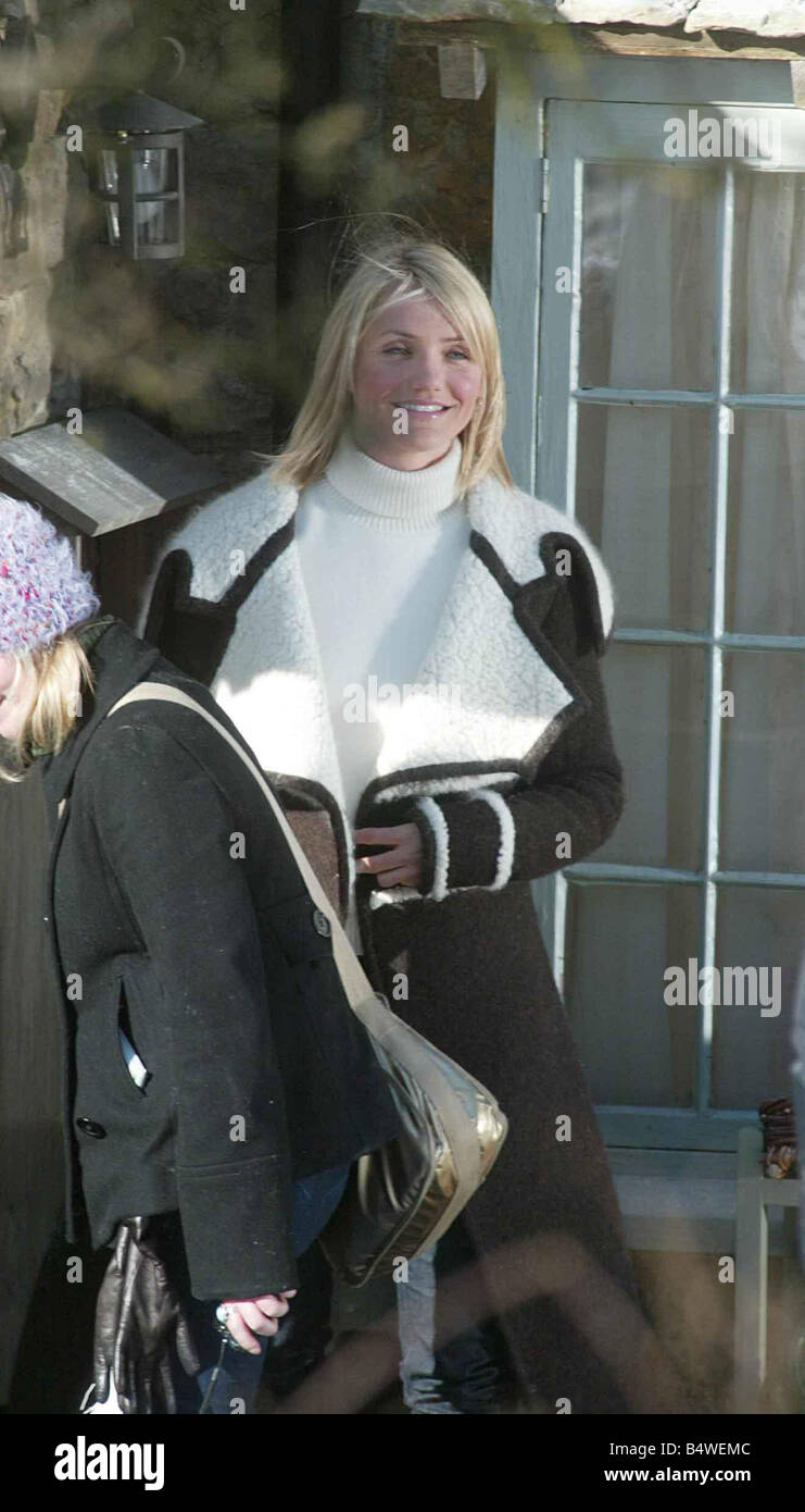 Cameron Diaz Februar 2006 Dreharbeiten in Shere nahe Dorking am Set von The Holiday 2000er Jahre Berühmtheit Schauspielerin Stockfoto