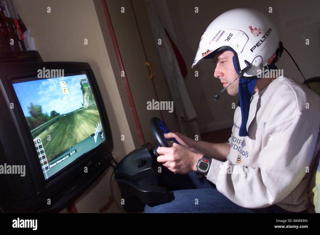 Rallye-Fahrer Richard Hopkins Oktober 2002, der gelernt hat, ein Rallye-Auto zu fahren, mithilfe einer Playstation, die er in seinen Jahren Netzwerk Q teilgenommen werden wird Rallye Mirrorpix Stockfoto