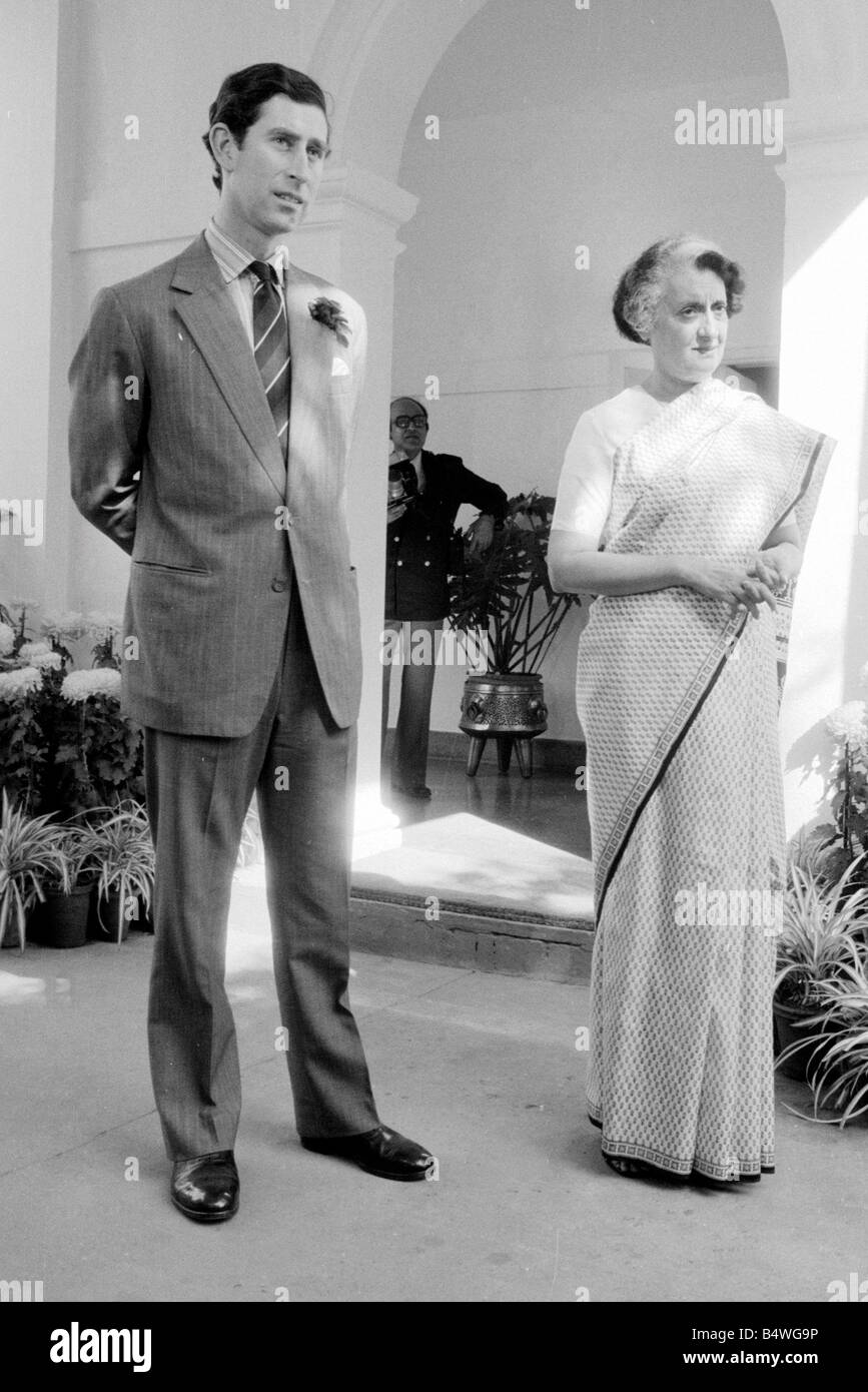Prince Charles besucht Ministerpräsident Frau Indira Gandhi in ihrem Haus in Neu-Delhi, Indien November 1980; R80 6735; Stockfoto