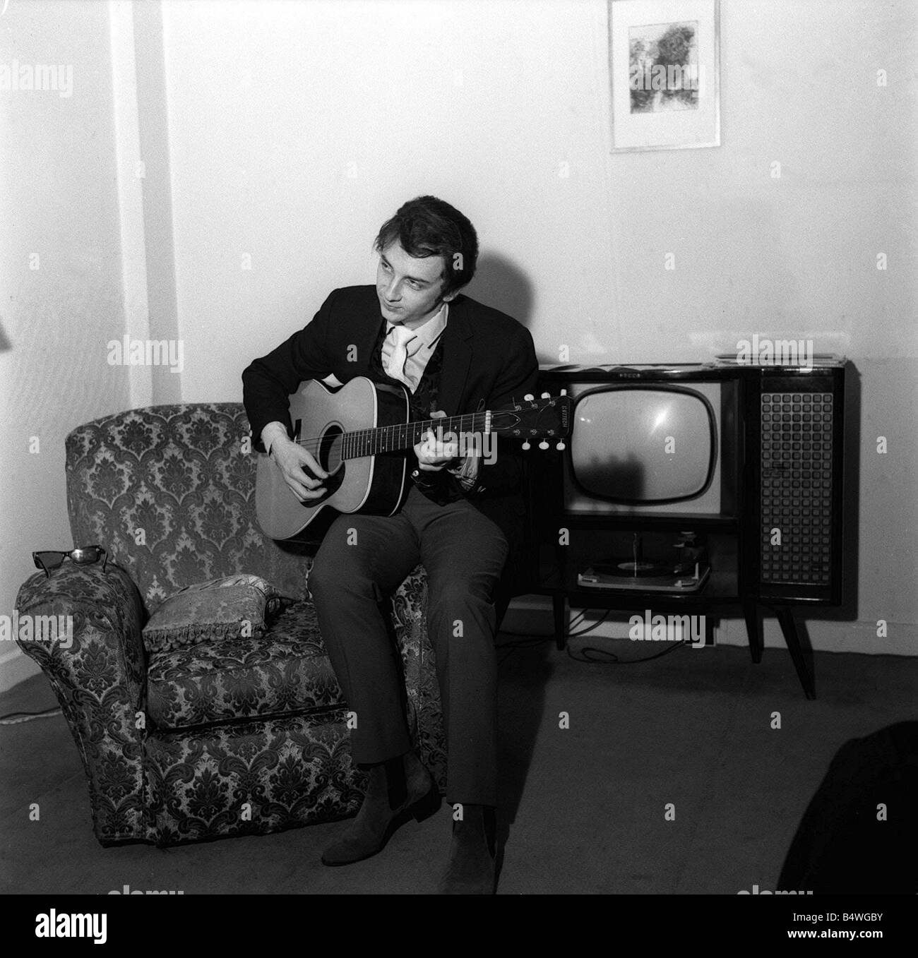 Phil Spector Januar 1964 Aufnahme-Manager, die Gitarre zu spielen Stockfoto