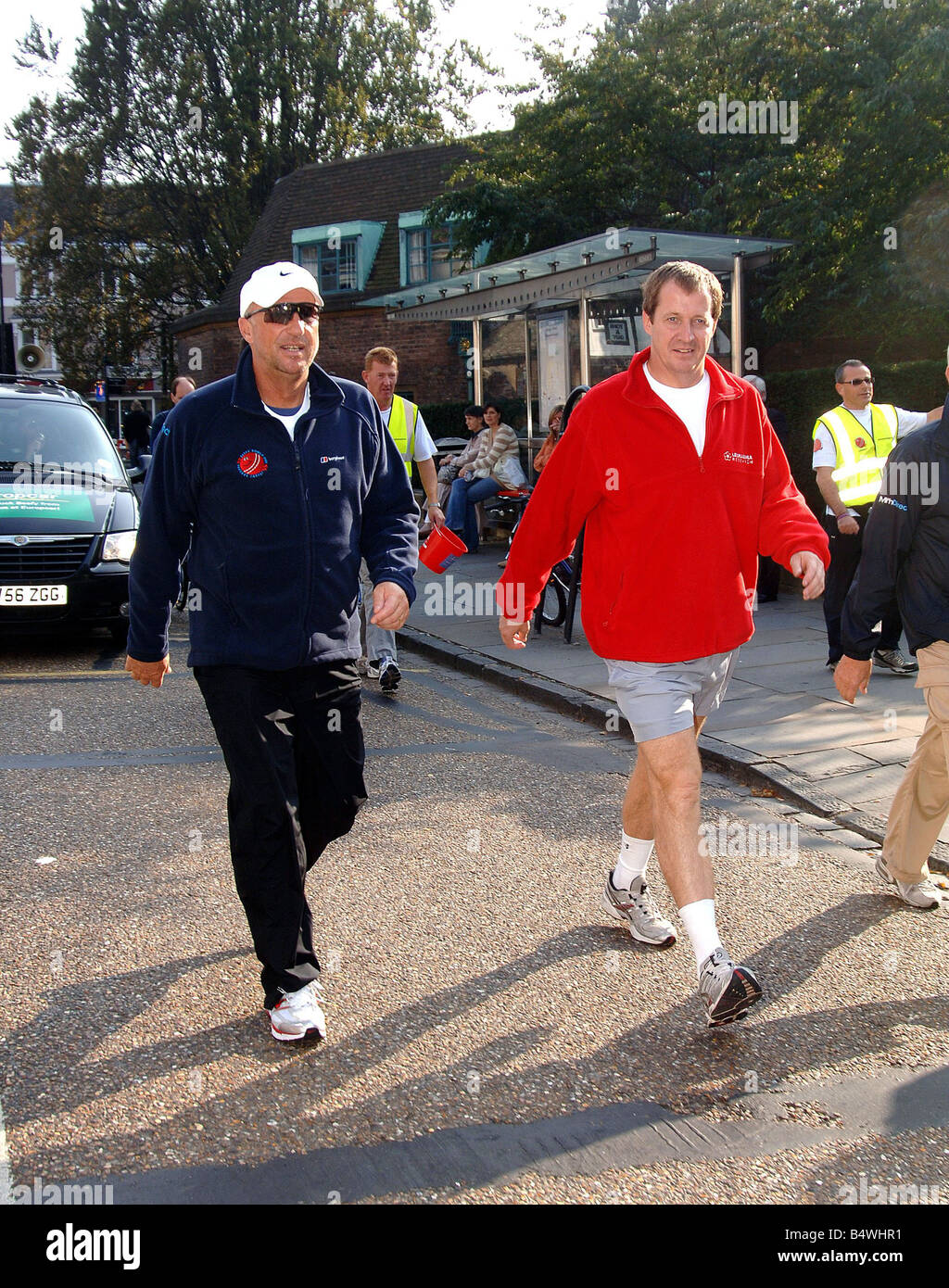 Cricket-Legende Ian Botham in Cambridge heute als Bestandteil seiner 17 Stadt-uk-Tour zur Steigerung der Mittel für Leukämie-Forschung und Teenage Cancer Trust, dass Ian bei seinem Spaziergang durch Alistair Campbell Oktober 2006 verbunden war Stockfoto