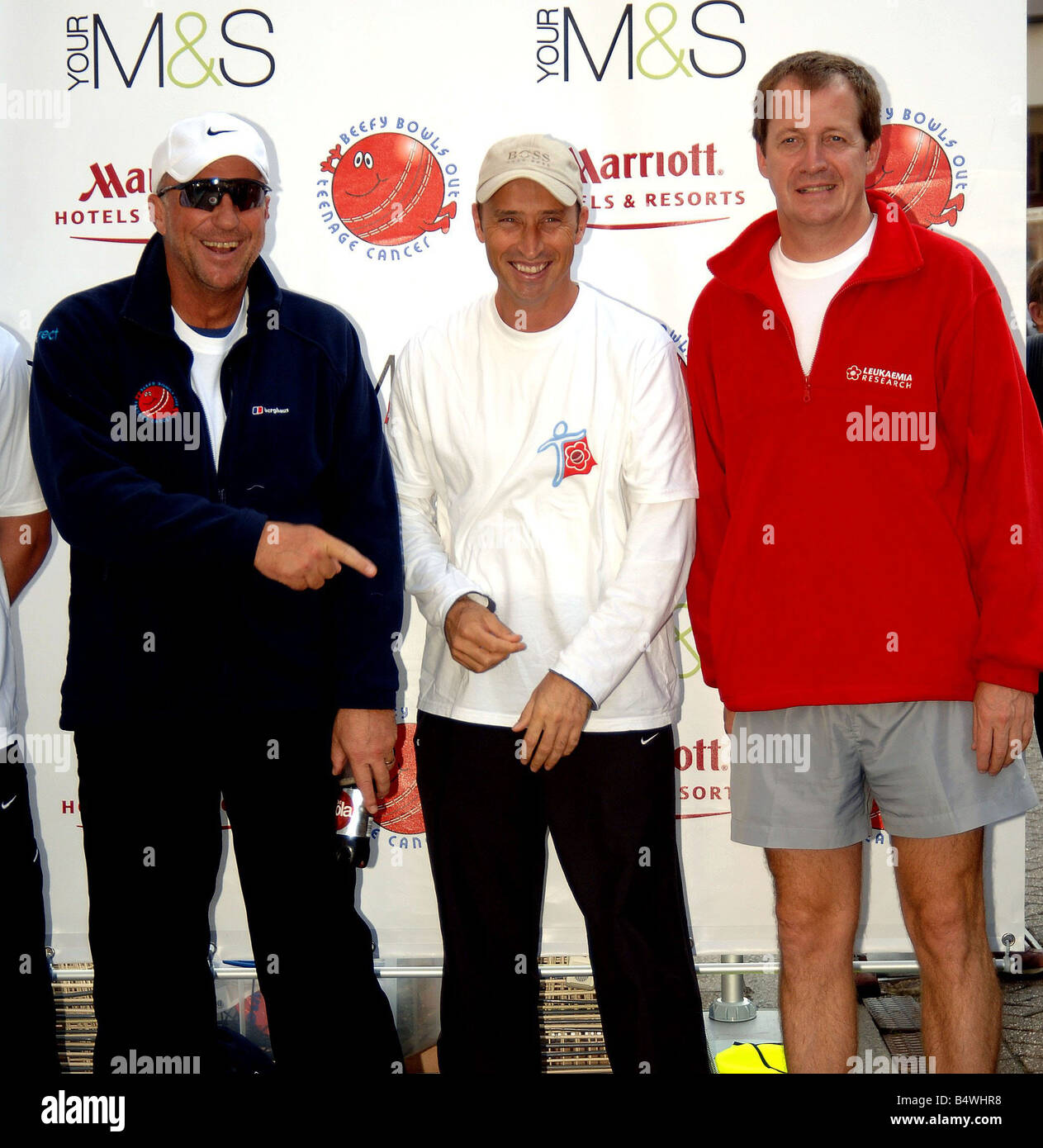 Cricket-Legende Ian Botham in Cambridge heute als Bestandteil seiner 17 Stadt-uk-Tour zur Steigerung der Mittel für Leukämie-Forschung und Teenage Cancer Trust, dass Ian bei seinem Spaziergang durch Alistair Campbell und Nassi Hussan Oktober 2006 verbunden war Stockfoto