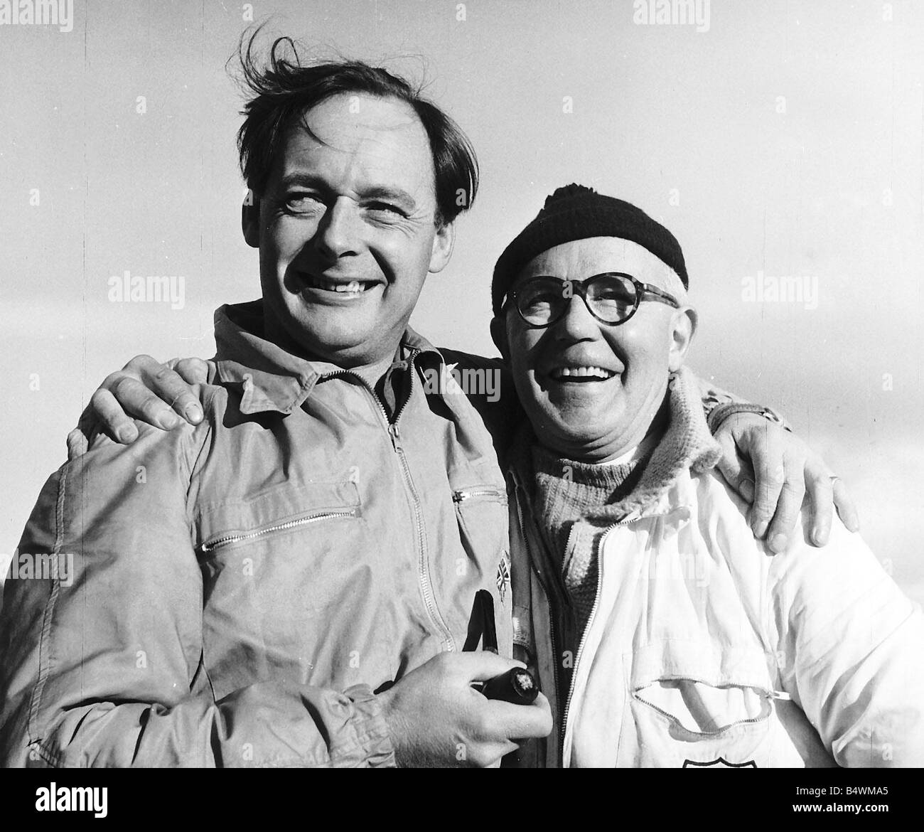 Donald Campbell Geschwindigkeits-Weltrekord auf Land und Wasser mit seinem Chef-Mechaniker Leo Villa Stockfoto