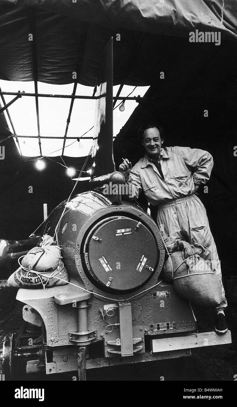 Donald Campbell Geschwindigkeits-Weltrekord auf Land und Wasser neben das Boot bluebird Stockfoto