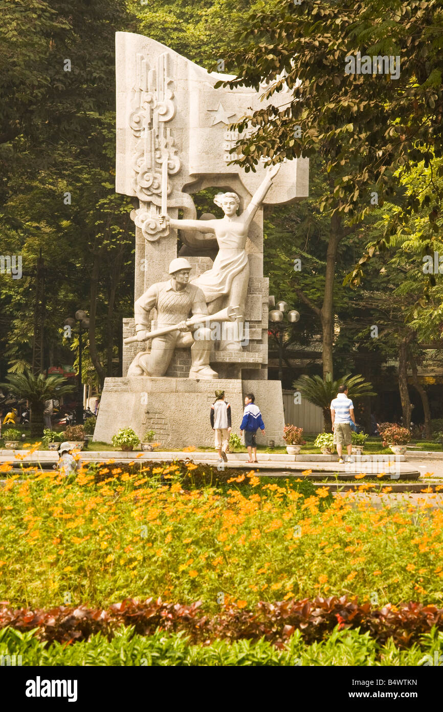 Kommunistische Partei Statue und Park Hanoi Nordvietnam Stockfoto