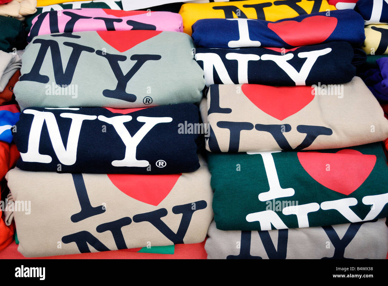 "I Love NY" Sweatshirts in Little Italy in New York City zu verkaufen Stockfoto