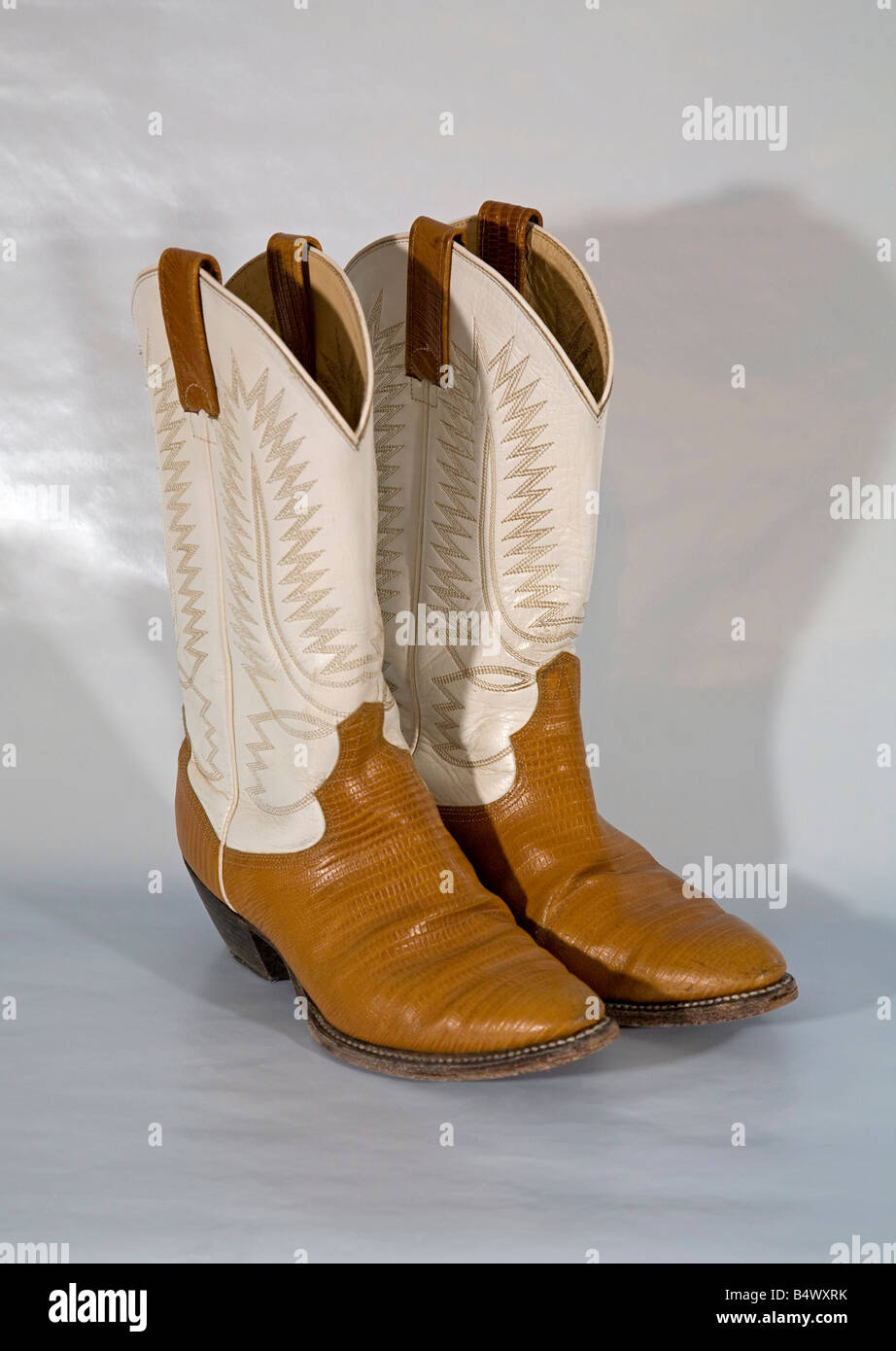 Ein paar bestickte High heels hoch gekrönt western Cowboy-Stiefel made in  Mexiko Stockfotografie - Alamy