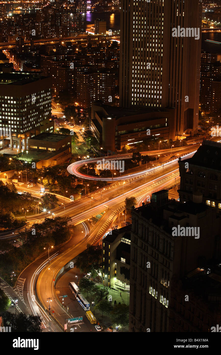 Der Manhattan-Seite der Brooklyn Brücke Fahrbahn Eingang Stockfoto