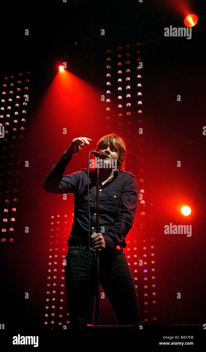 Keane-Sänger Tom Chaplin Mai 2006 hier zu sehen auf der Bühne am Radio One s große Wochenende in Dundee Stockfoto