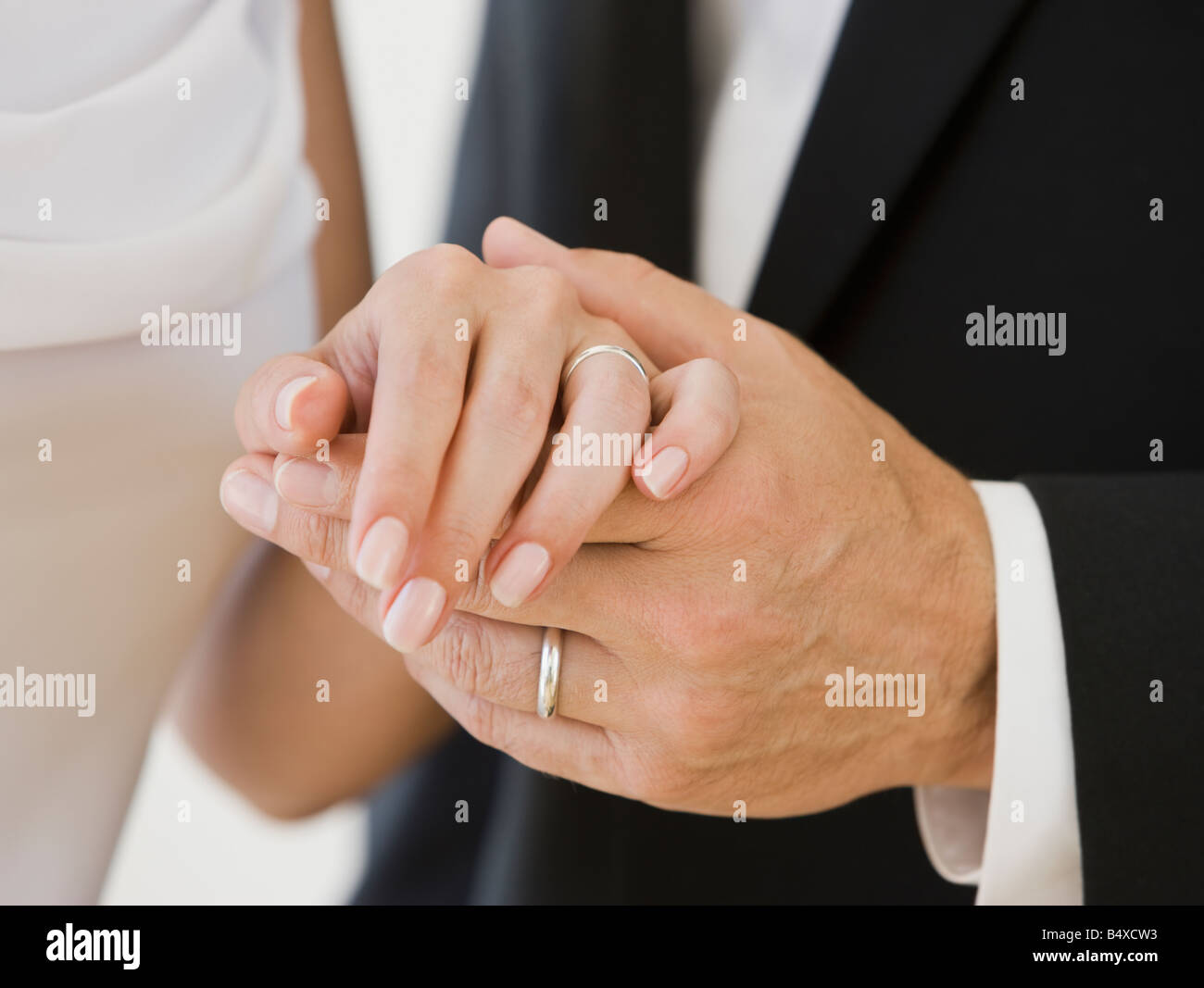 Ehepaar Hand in Hand Stockfoto