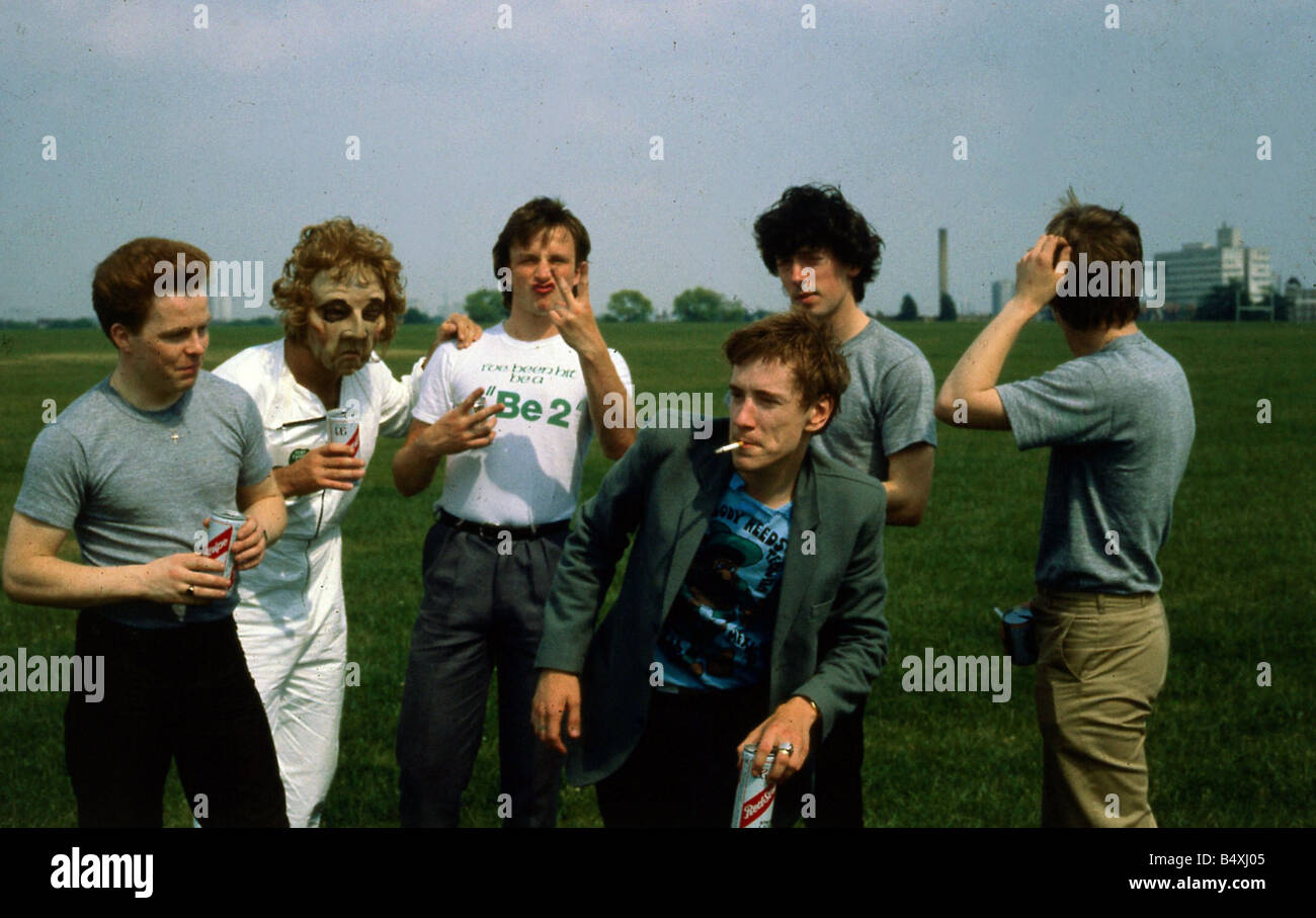 Die 4 werden 2 s britische Punk-Band November 1980 Stockfoto