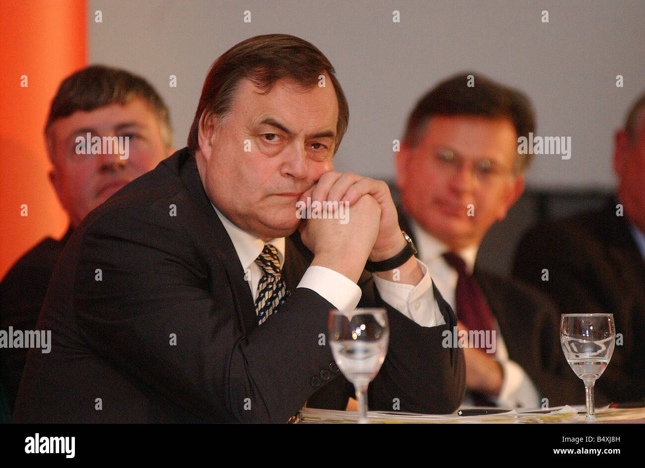 John Prescott und Stephen Byers sprechen über das Weißbuch bei einem Treffen heute Abend Stockfoto