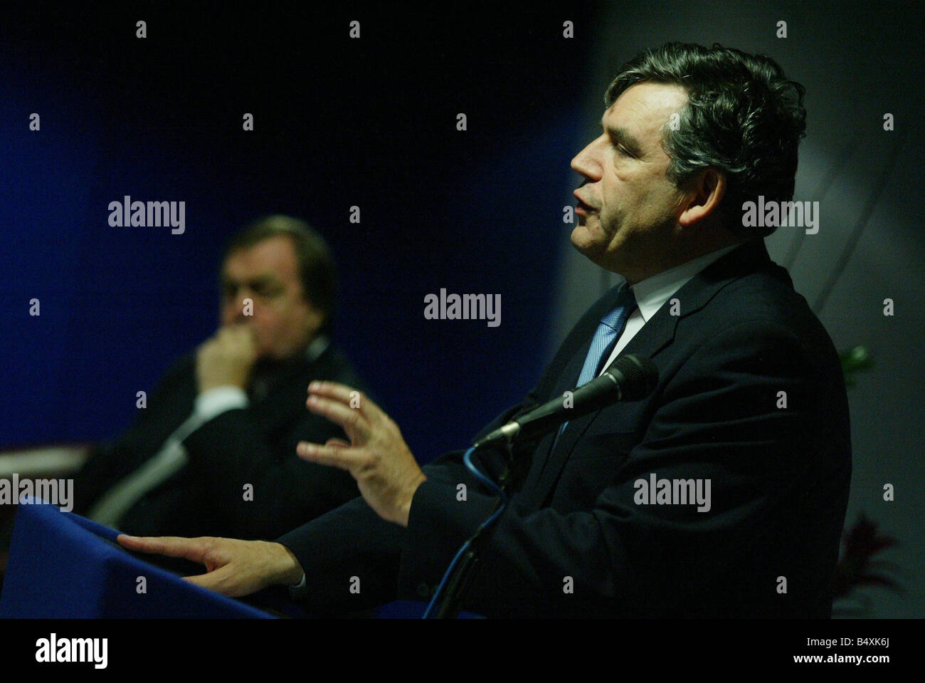 Gordon Brown besuchte die St James Park zur Förderung der Regionalversammlung Stockfoto