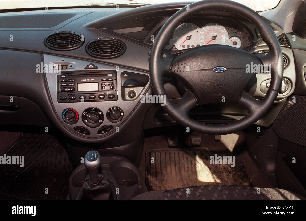 Innenraum Des Neuen Ford Focus 2000 Stockfoto Bild