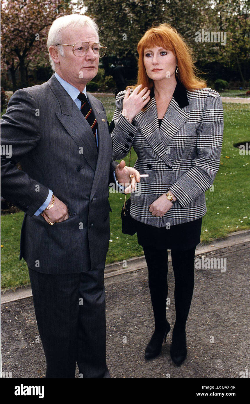 John Inman mit einem Freund Stockfoto