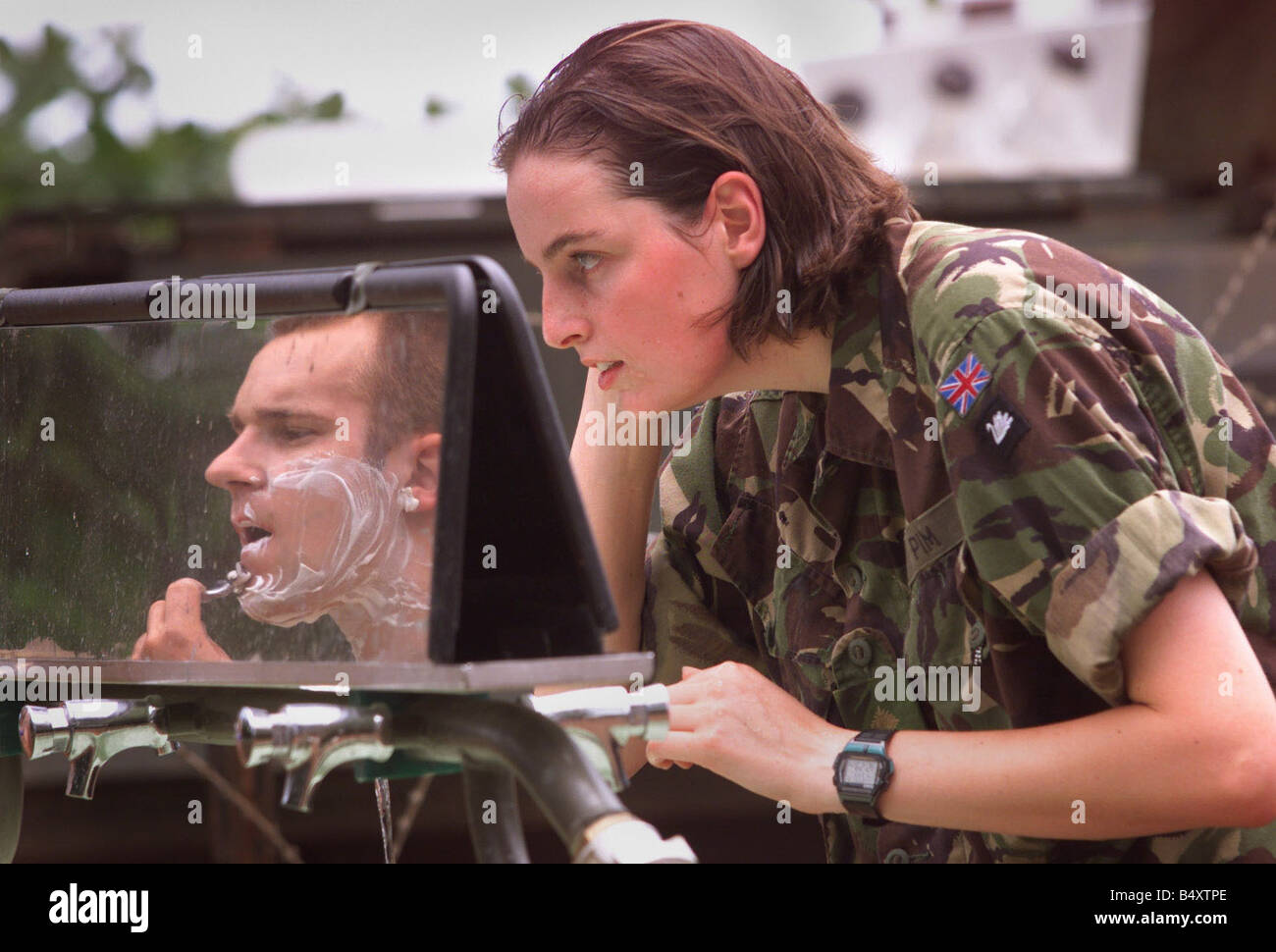 Britische Armee Frauen in Sierra Leone Mai 2000 Leutnant Lucy Pim im Alter von 24 mit 30 Signale Einheit Stockfoto