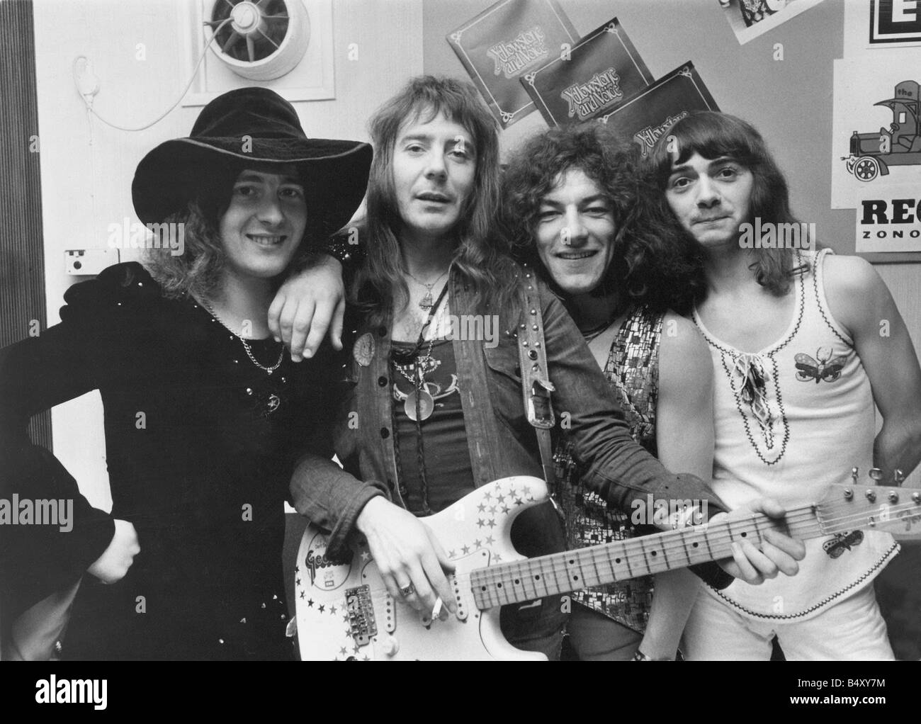 Geordie der ehemaligen Band von Brian Johnson lead-Sänger der Rockgruppe AC DC links rechts Tom Hill Vic Malcolm Brian Johnson Brian Gibson 10 10 72 Stockfoto