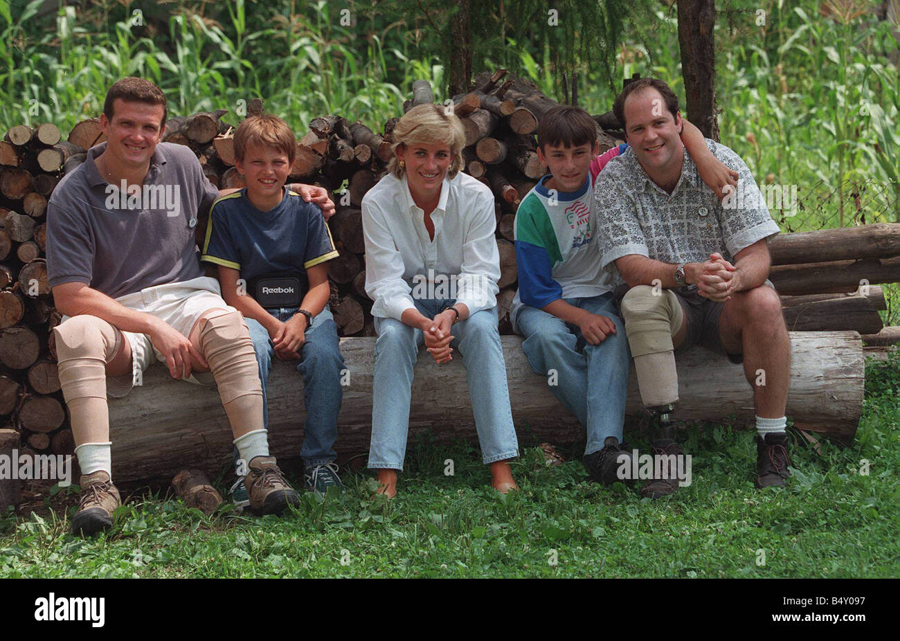 Prinzessin Diana mit Jerry White und Ken Rutherford co-Gründer der Landmine Survivors Network und Bosnien Minenopfern Stockfoto