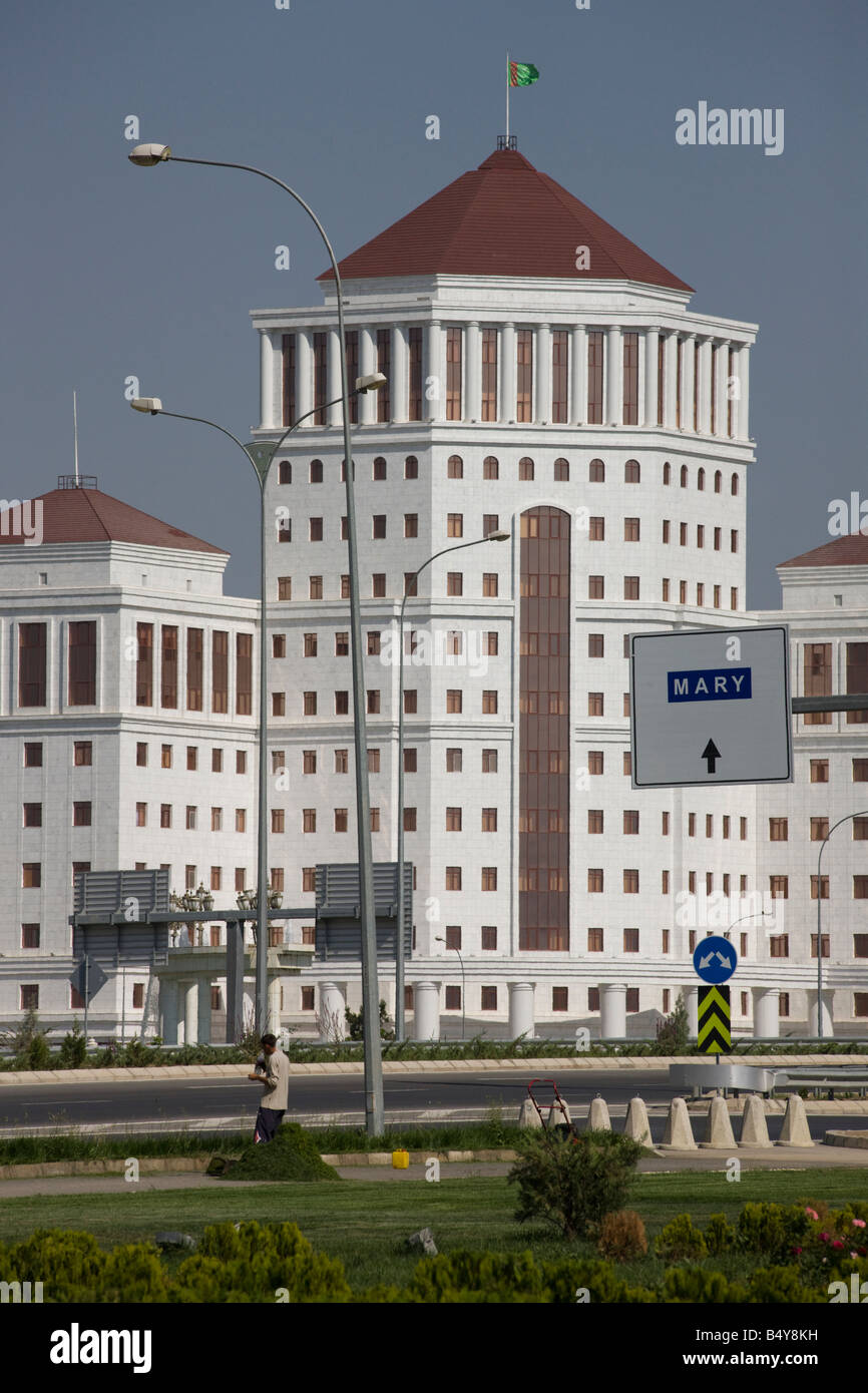 neuer Marmor verkleidete Gebäude in Ashgabat, Turkmenistan Stockfoto