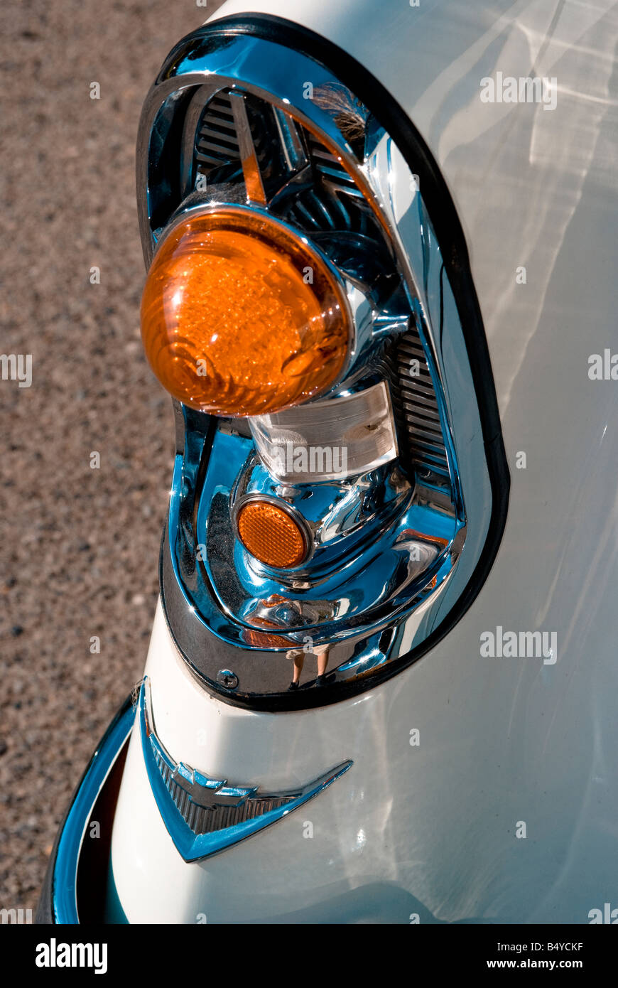 Die hinteren linken Rücklicht eines 1957 Chevrolet Nomad Wagens. Stockfoto