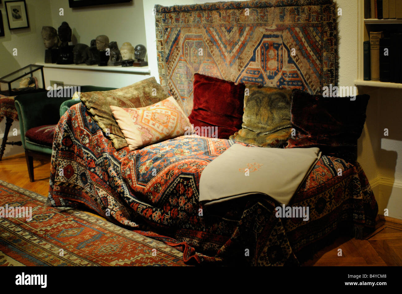Sigmund freud couch Fotos und Bildmaterial in hoher Auflösung Alamy
