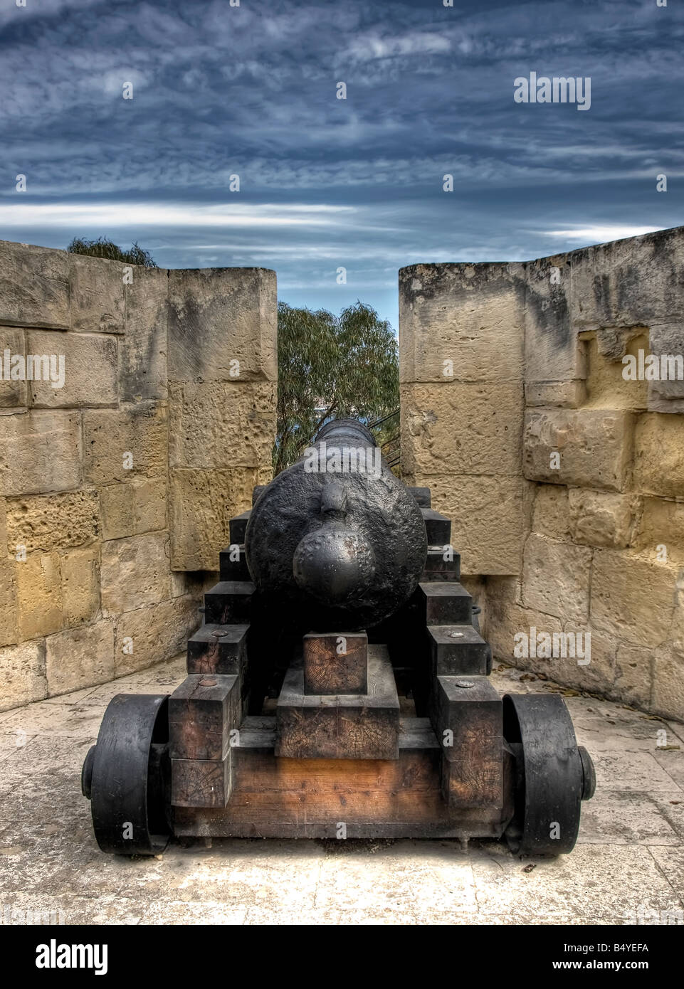 Authentischen mittelalterlichen Kanone im HDR-format Stockfoto